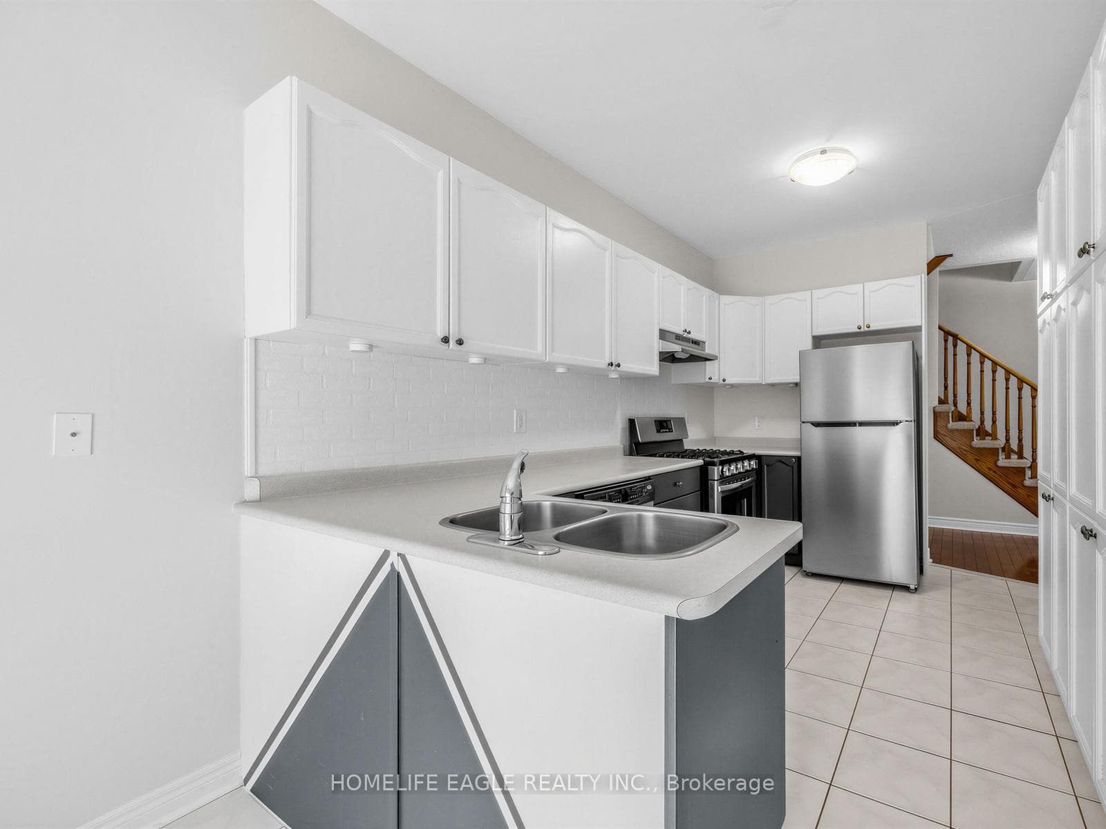 101 Downey Circle photo 14