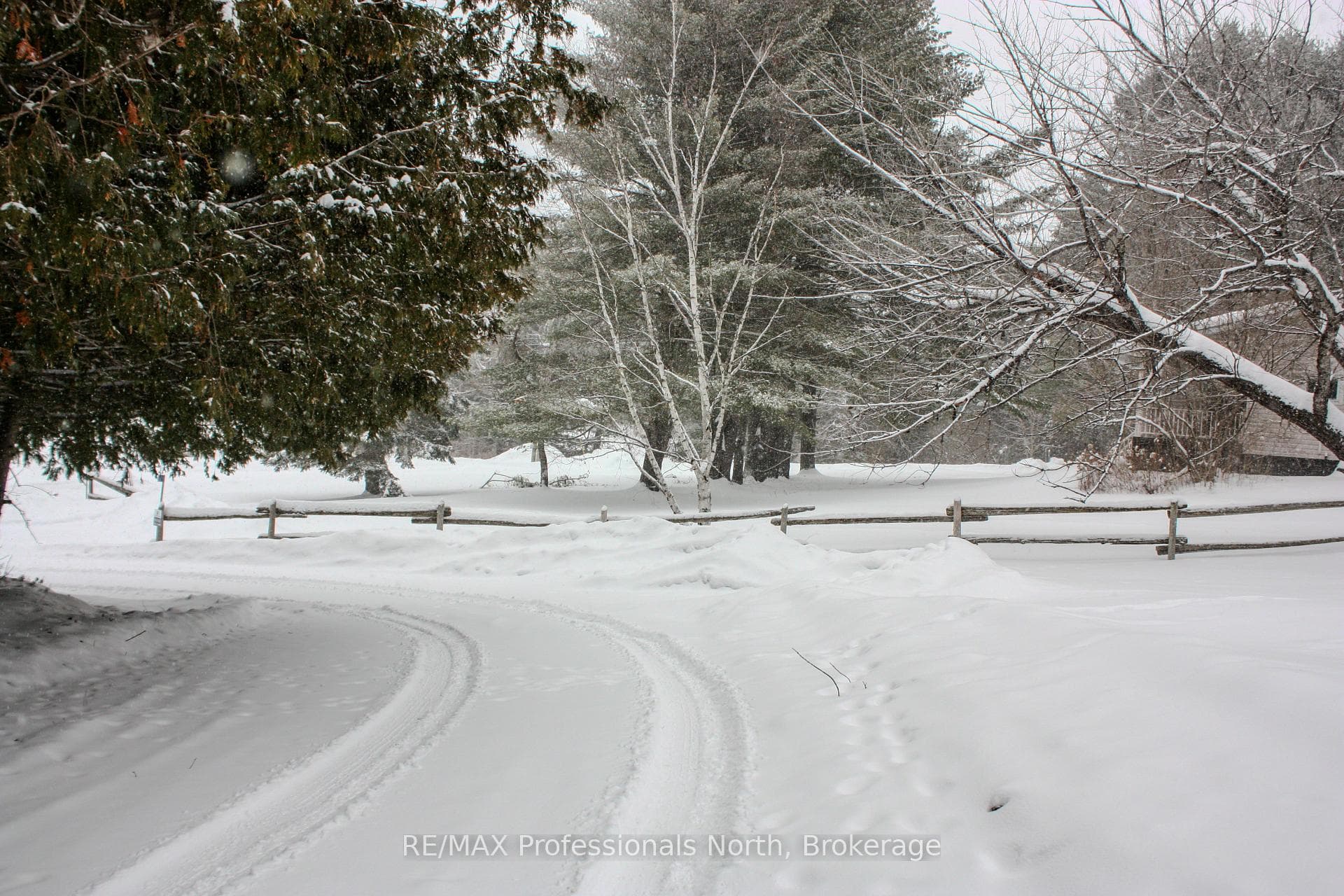 22 Robert Drive photo 13