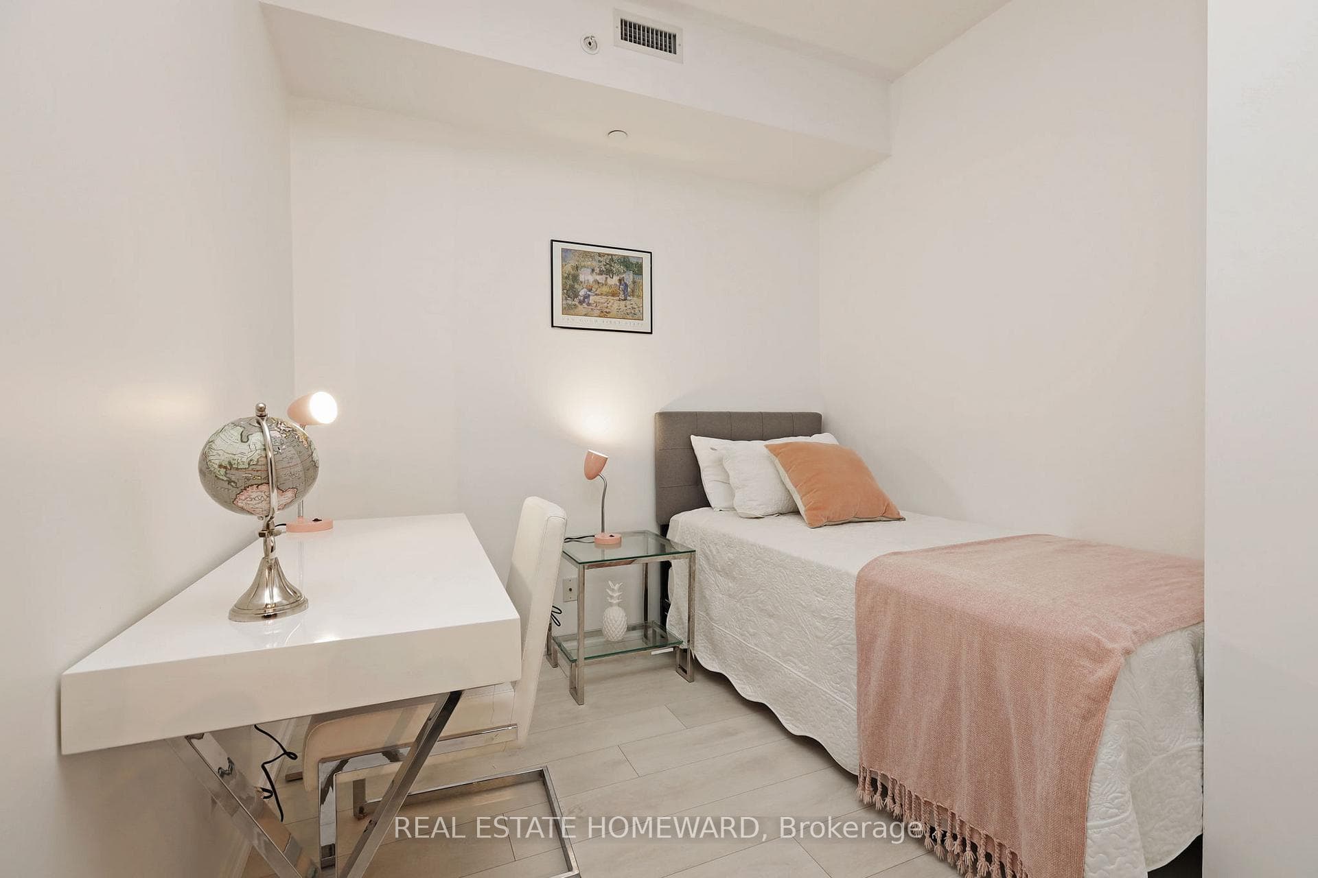 125 Peter Street Unit 711 photo 23