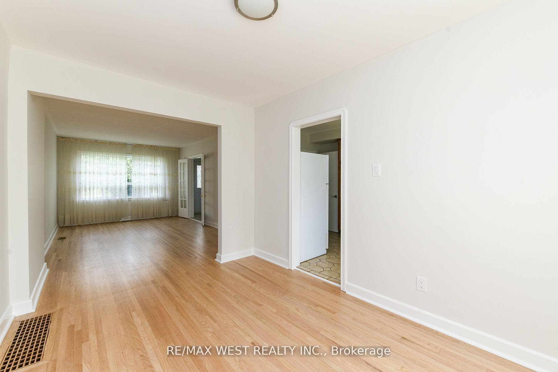 83 East Drive photo 11