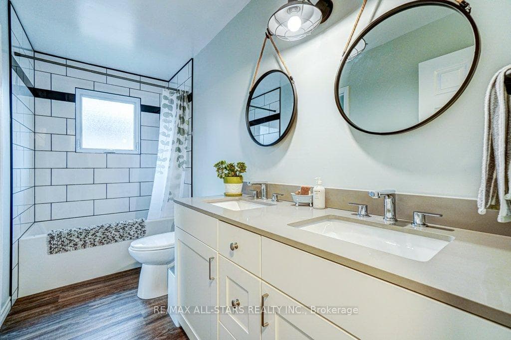 7 Andrew Drive photo 18