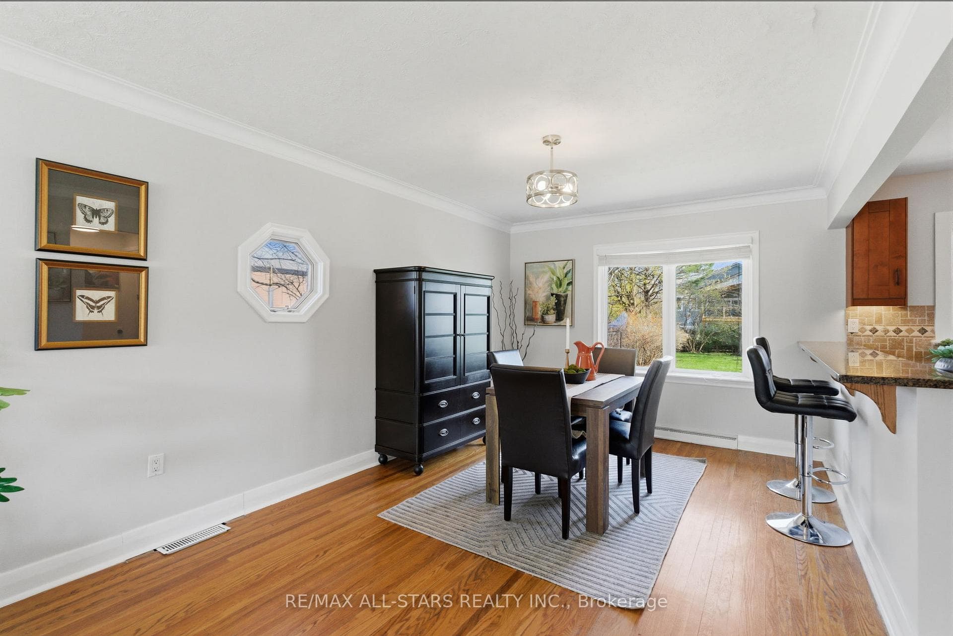 142 Planks Lane photo 8