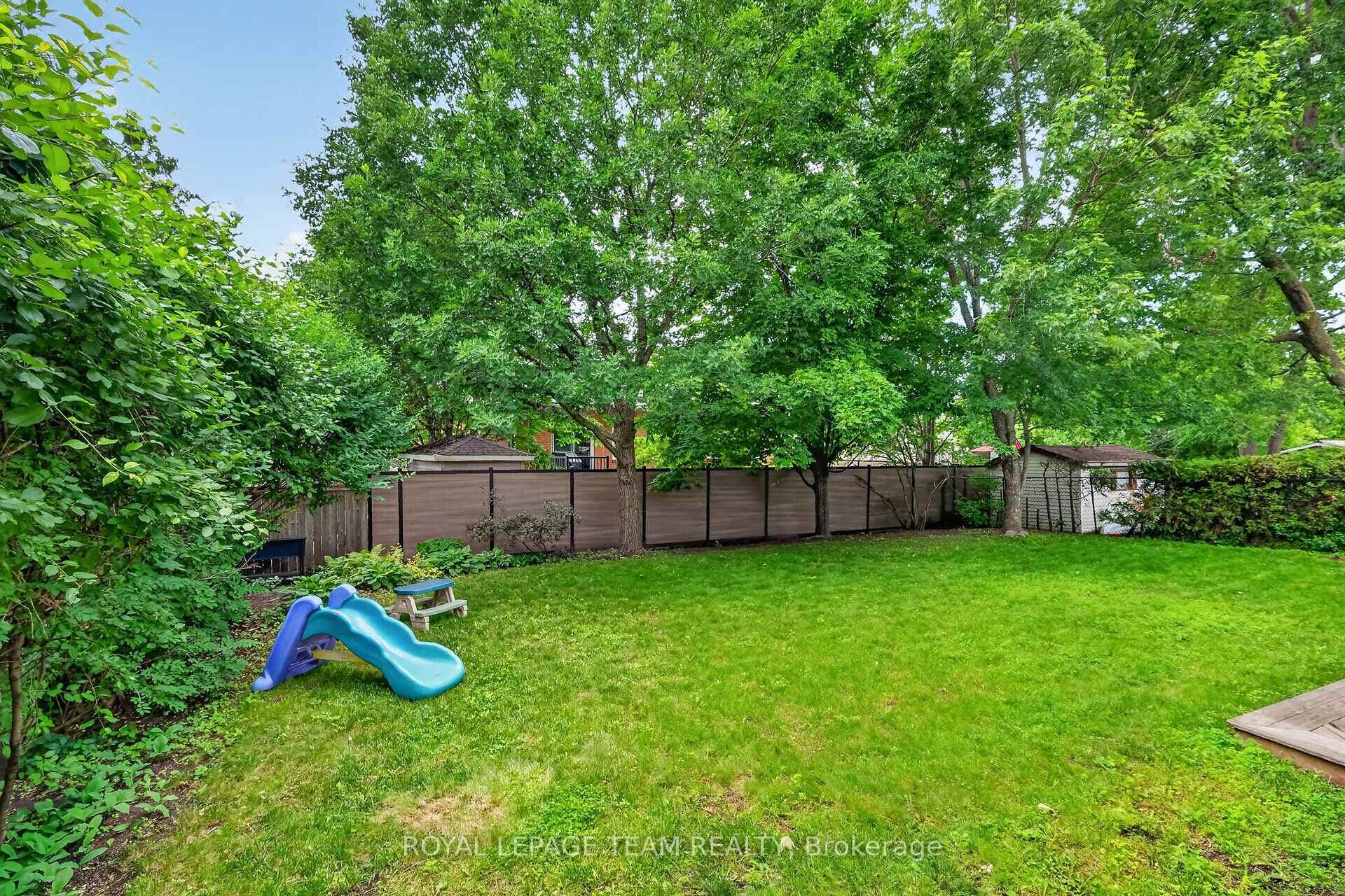 1282 Alloway Crescent photo 47