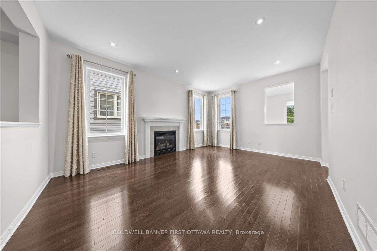 118 Culloden Crescent photo 3