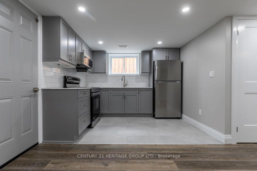 291 East 24th Street Unit Lower photo 7