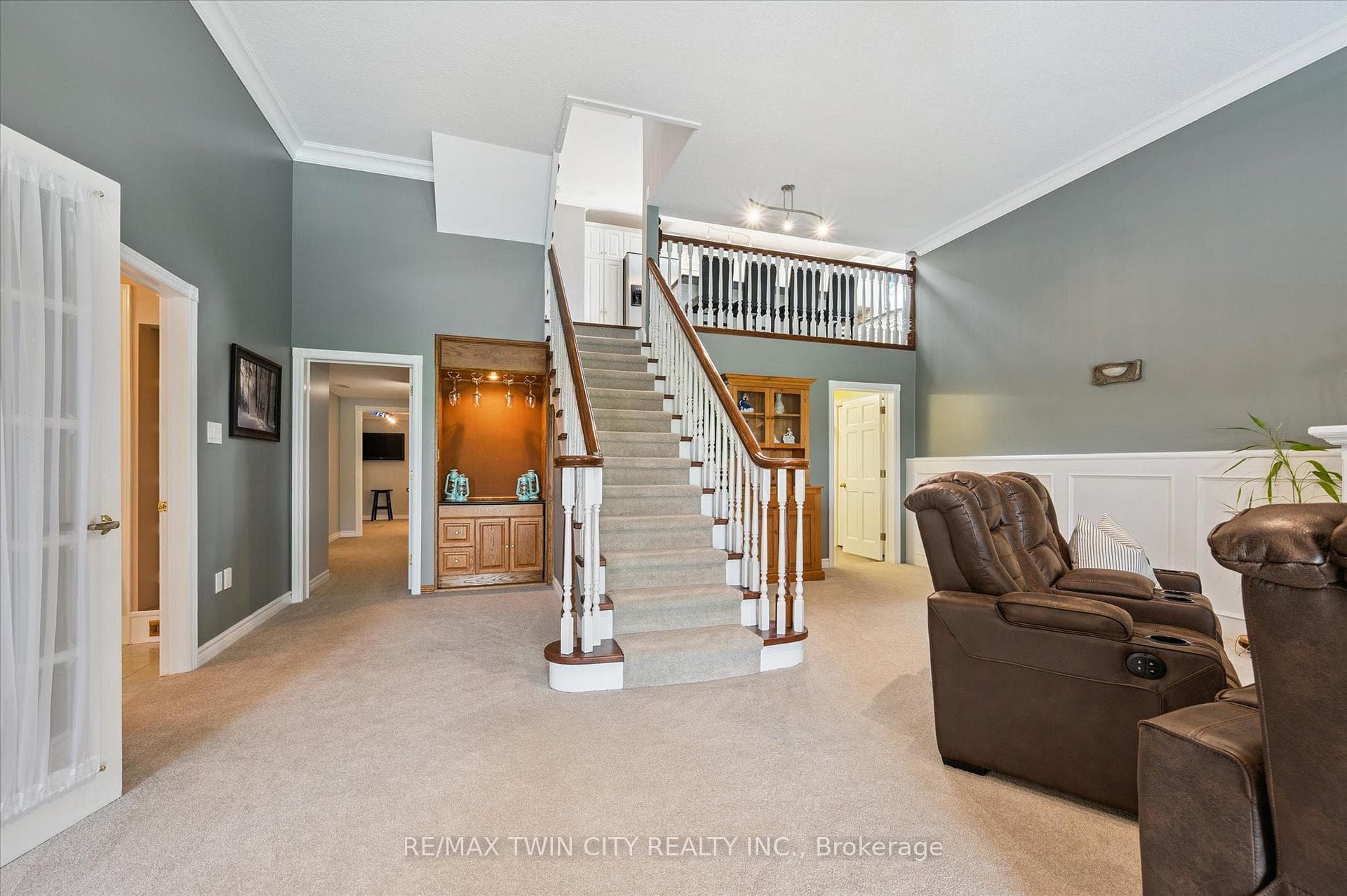 114 Delavan Drive photo 27