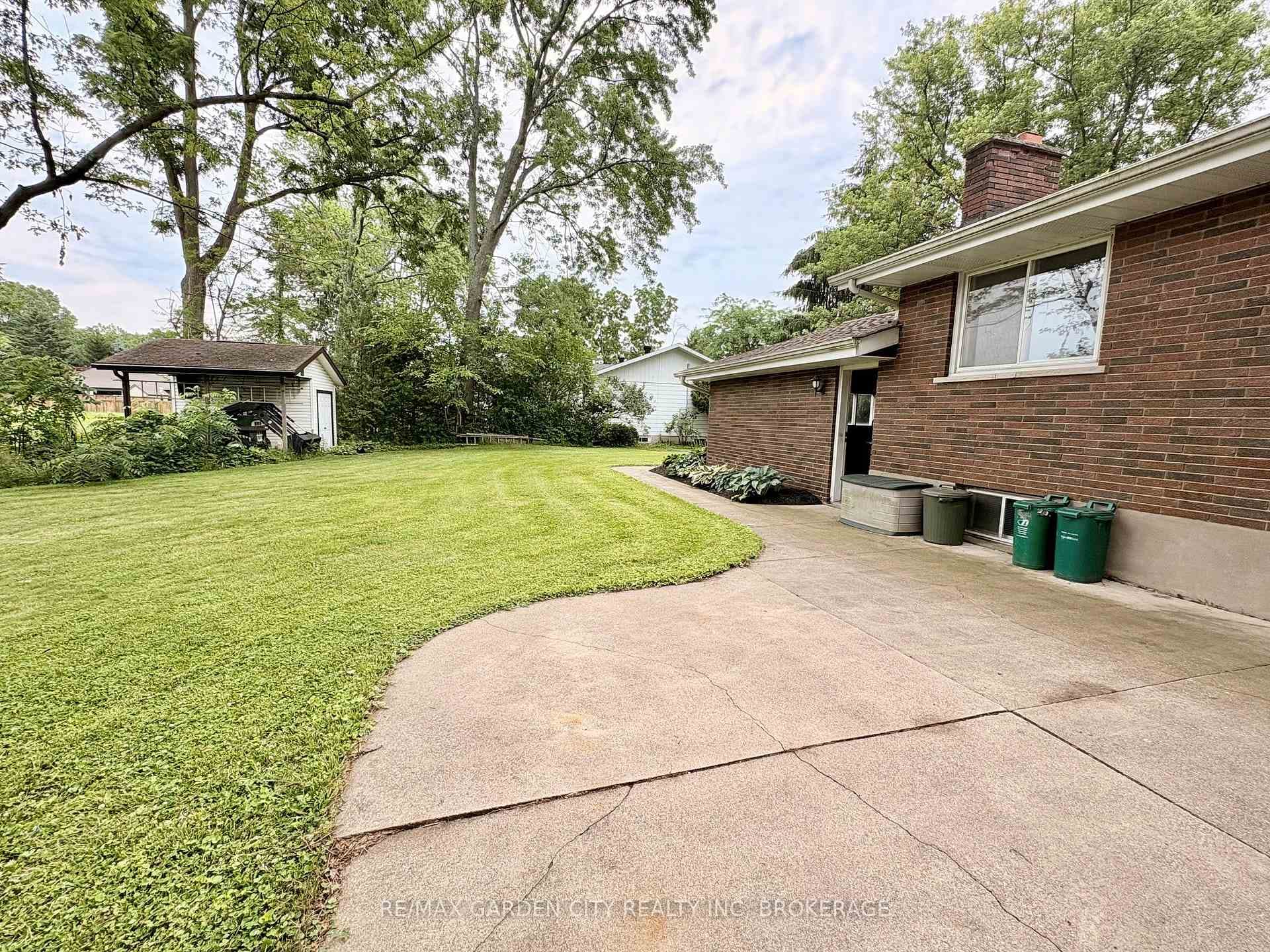51 Bacon Lane photo 26