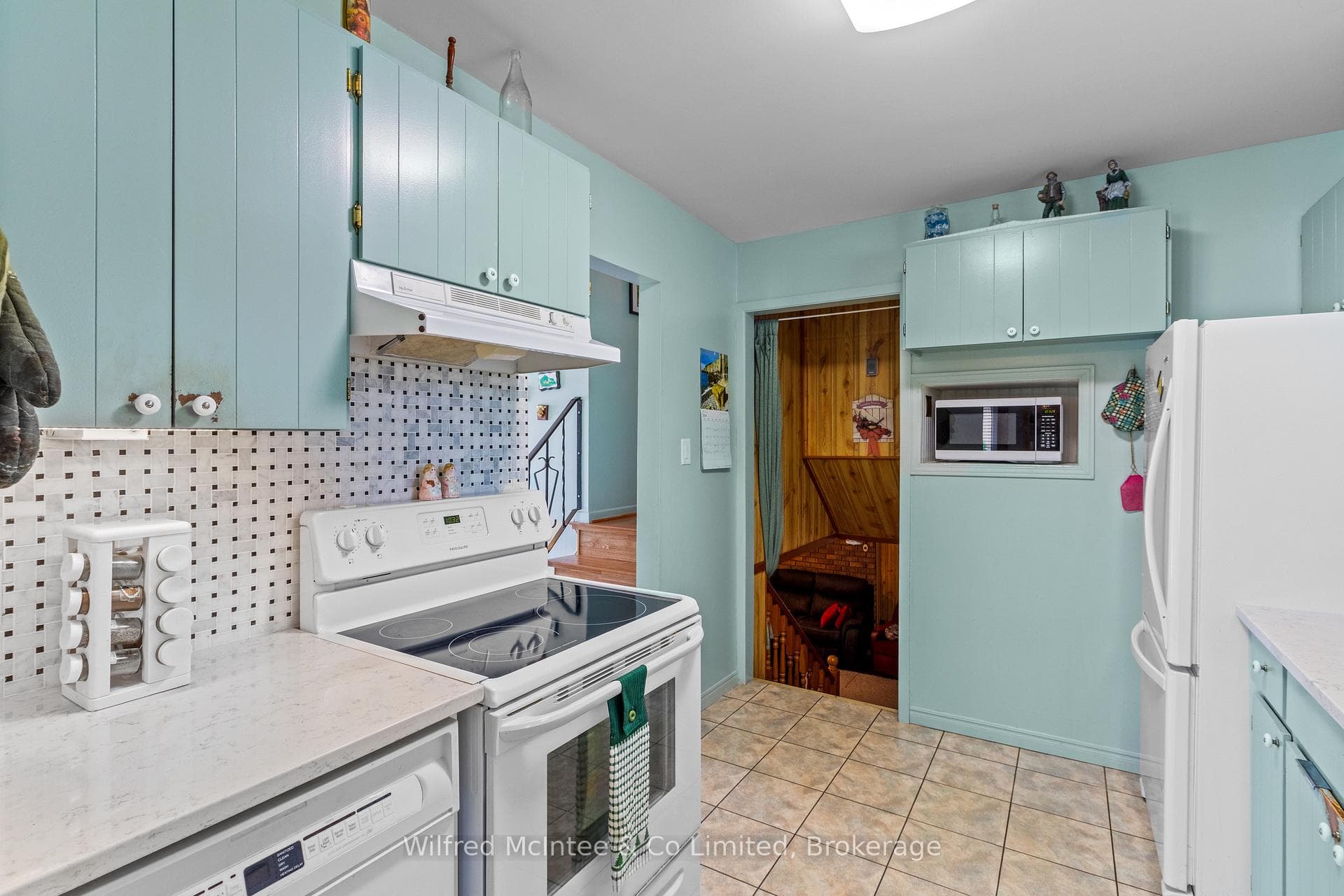 455 Bruce Street photo 24