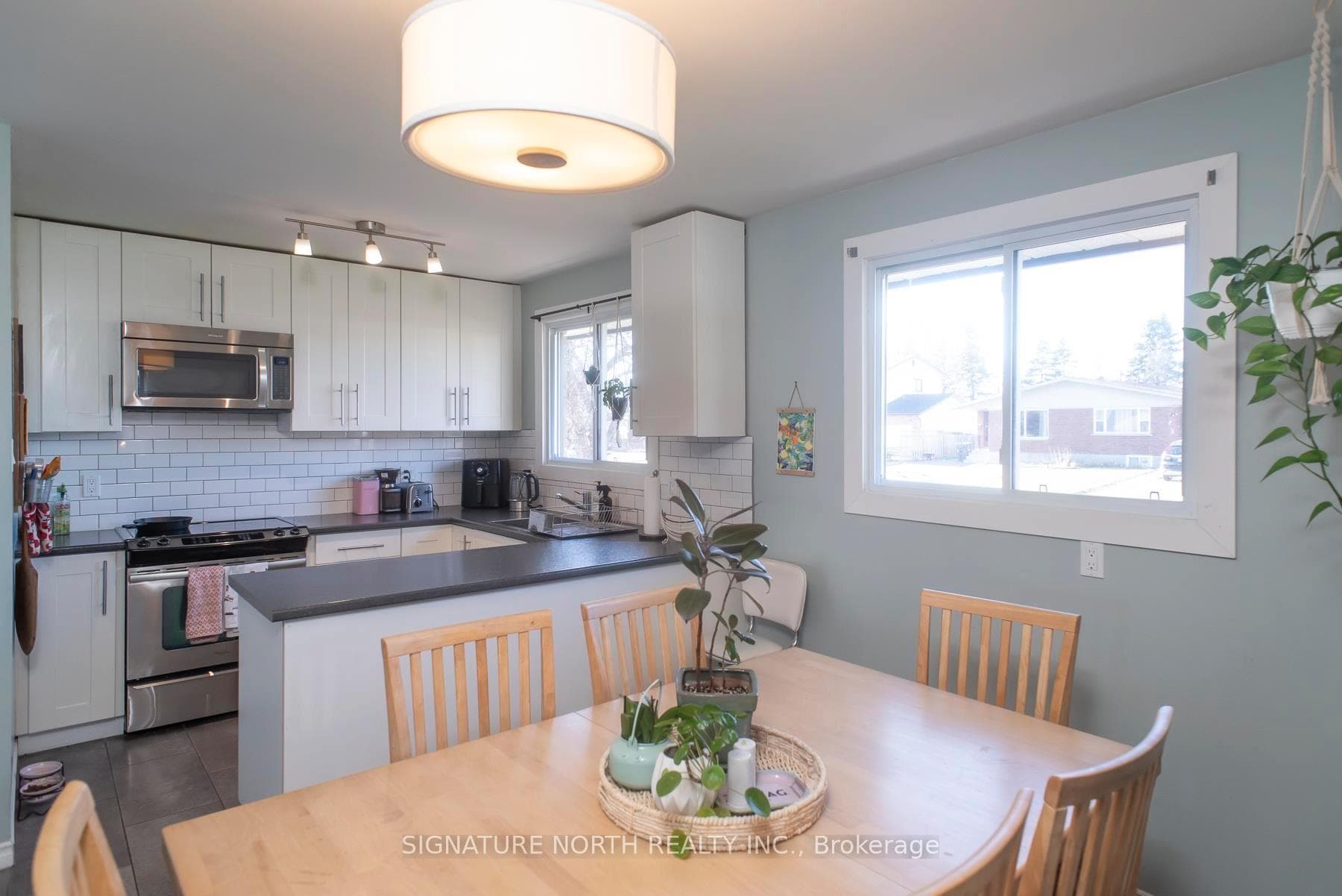 662 Mohawk Crescent photo 14