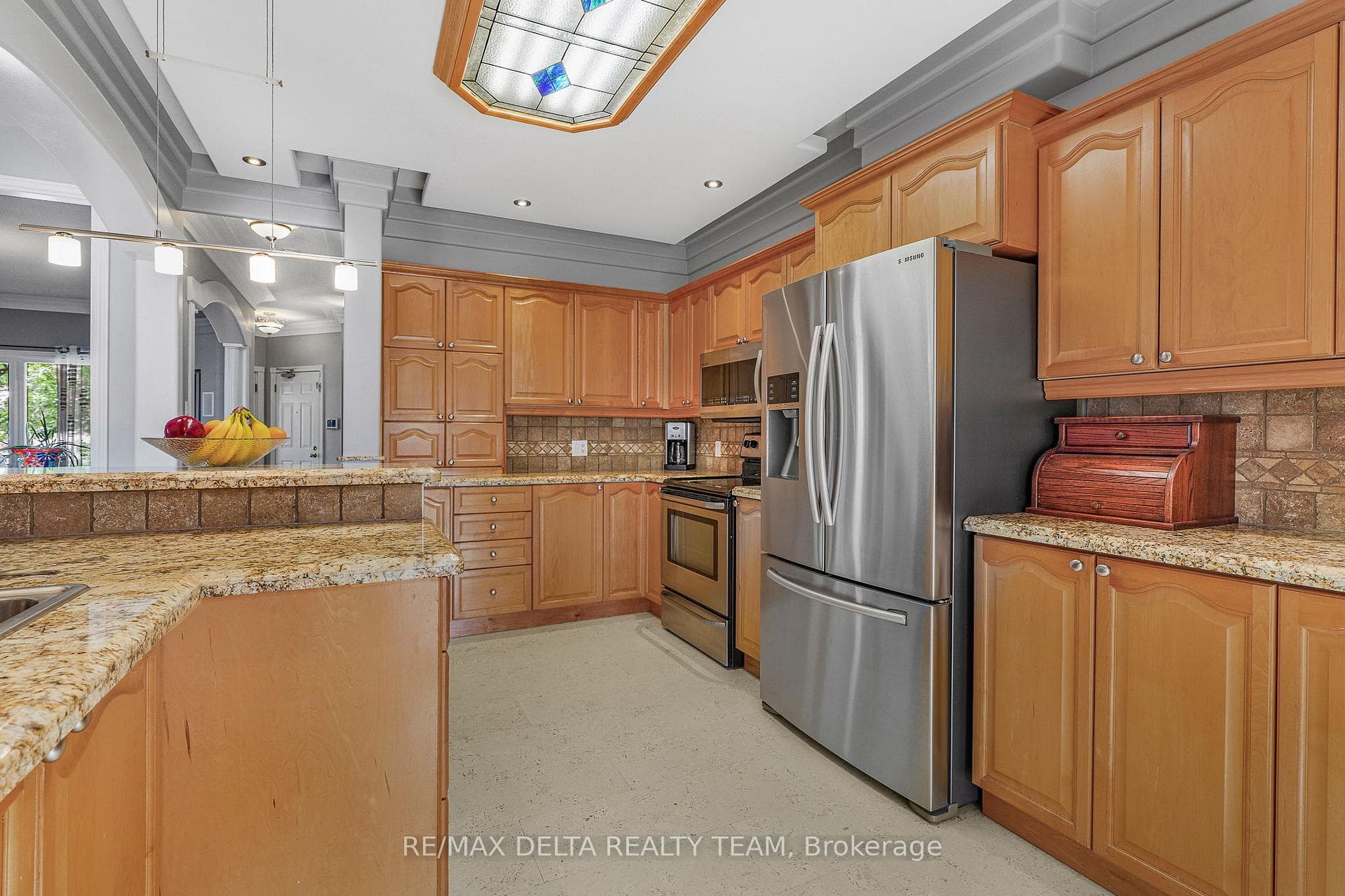 2040 Sunland Drive photo 5