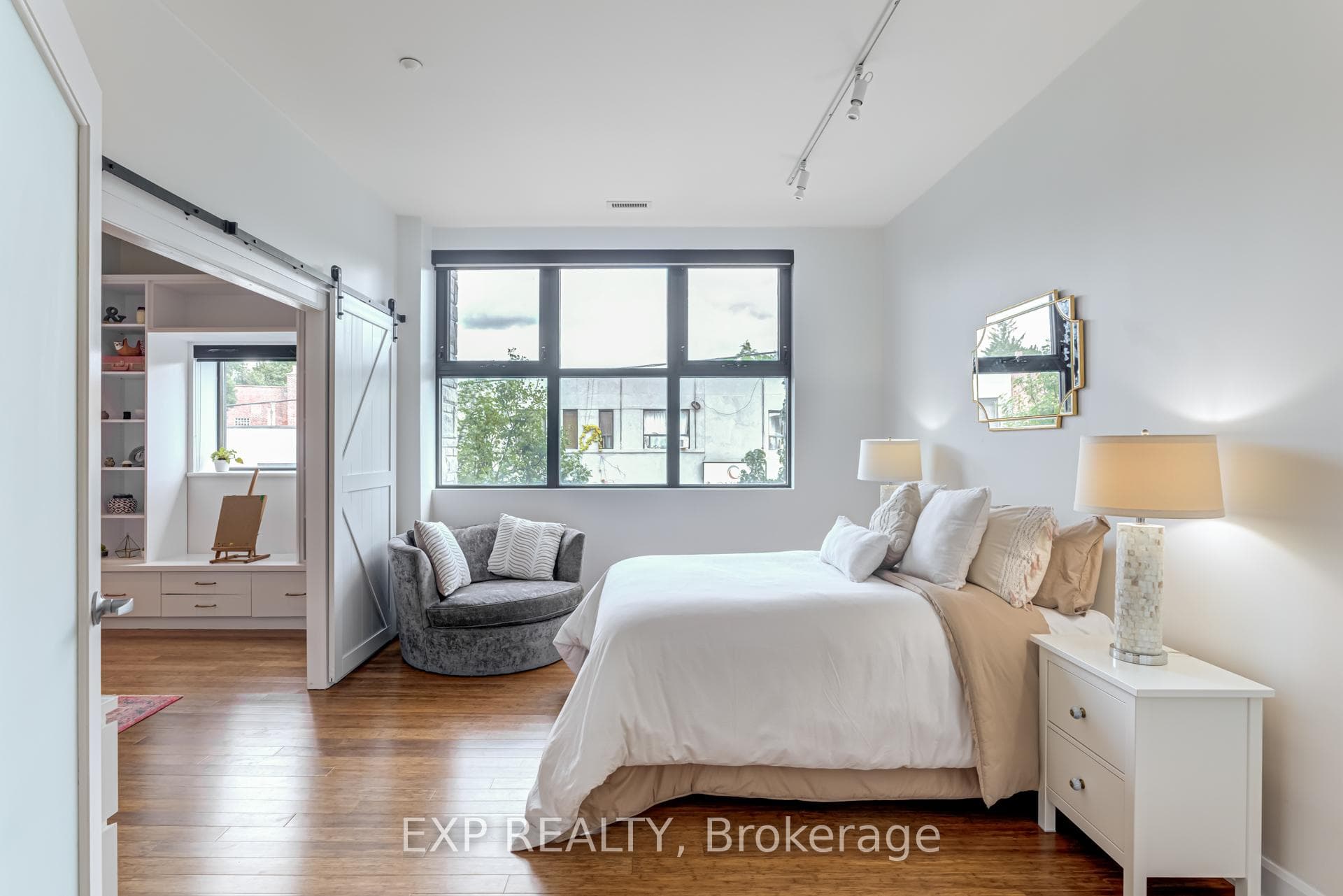 160 Fallingbrook Road Unit 212 photo 13