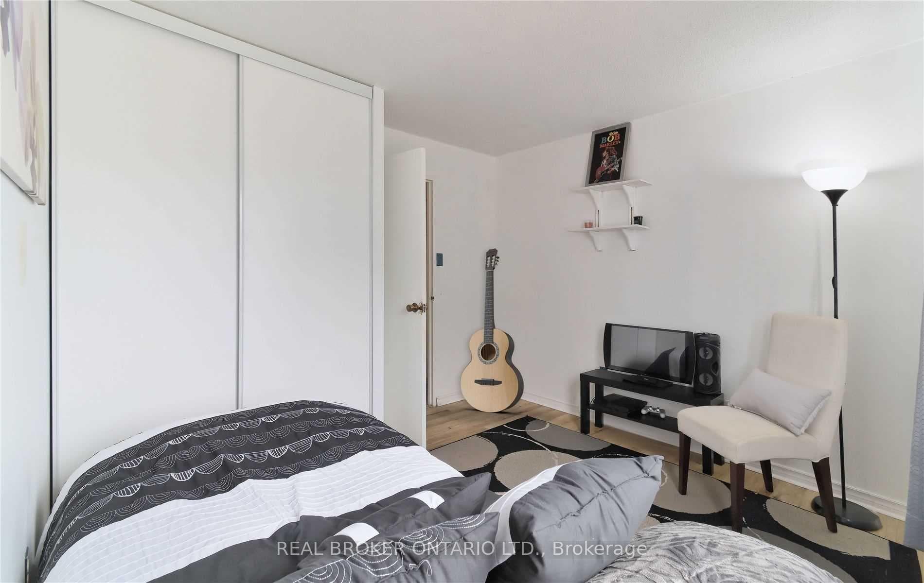 1016 Falgarwood Drive Unit 41 photo 14