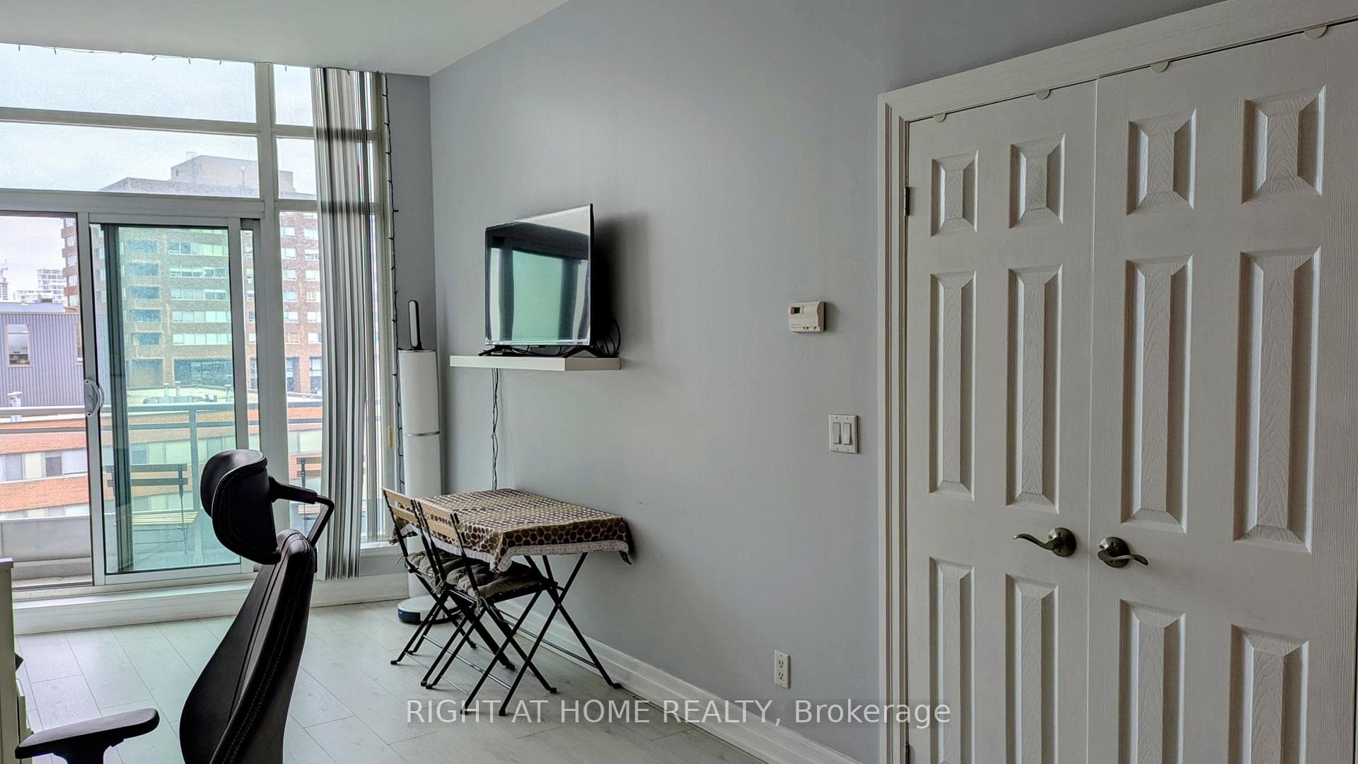 8 Scollard Street Unit PH207 photo 15
