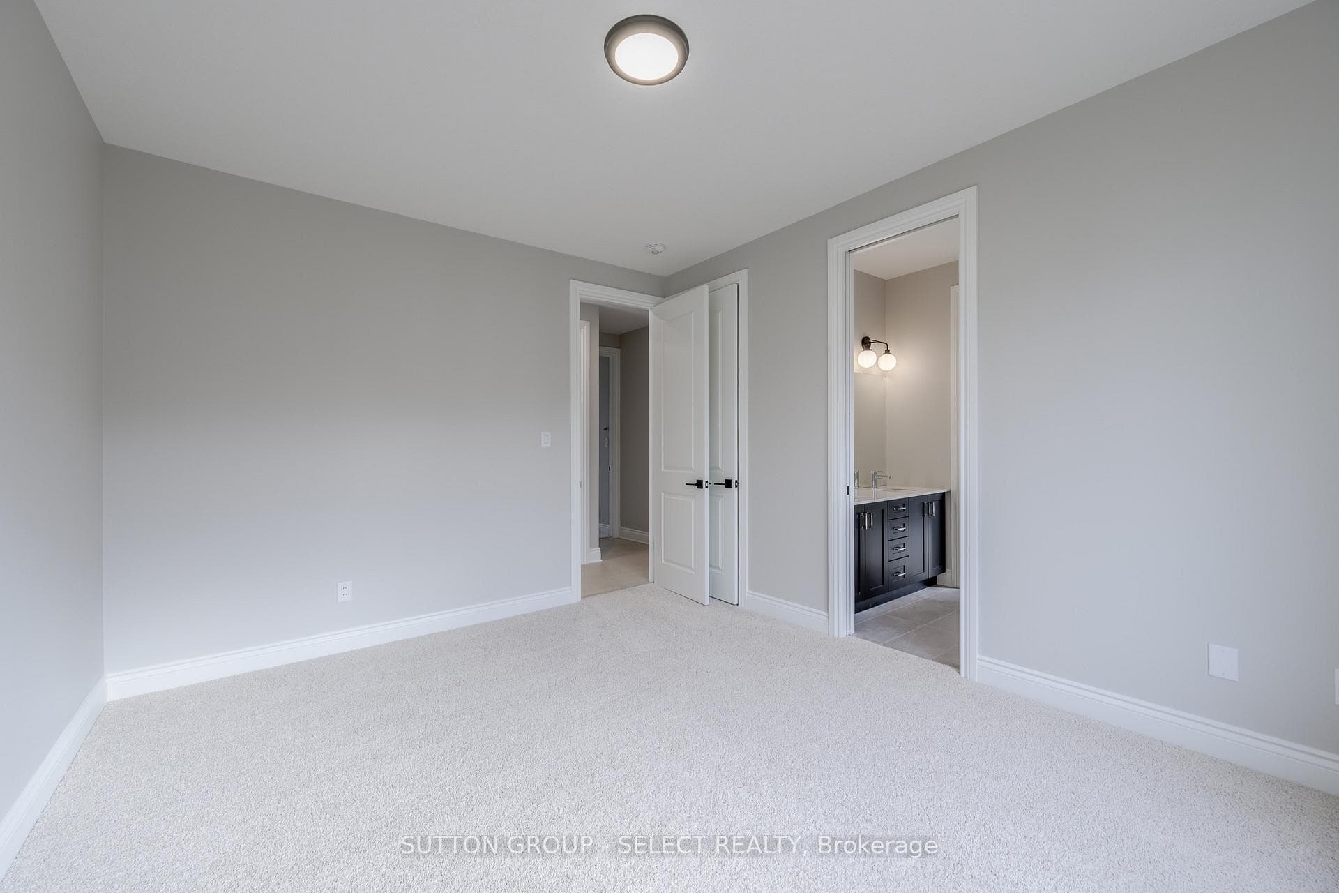 2835 Sheffield Place Unit 7 photo 24
