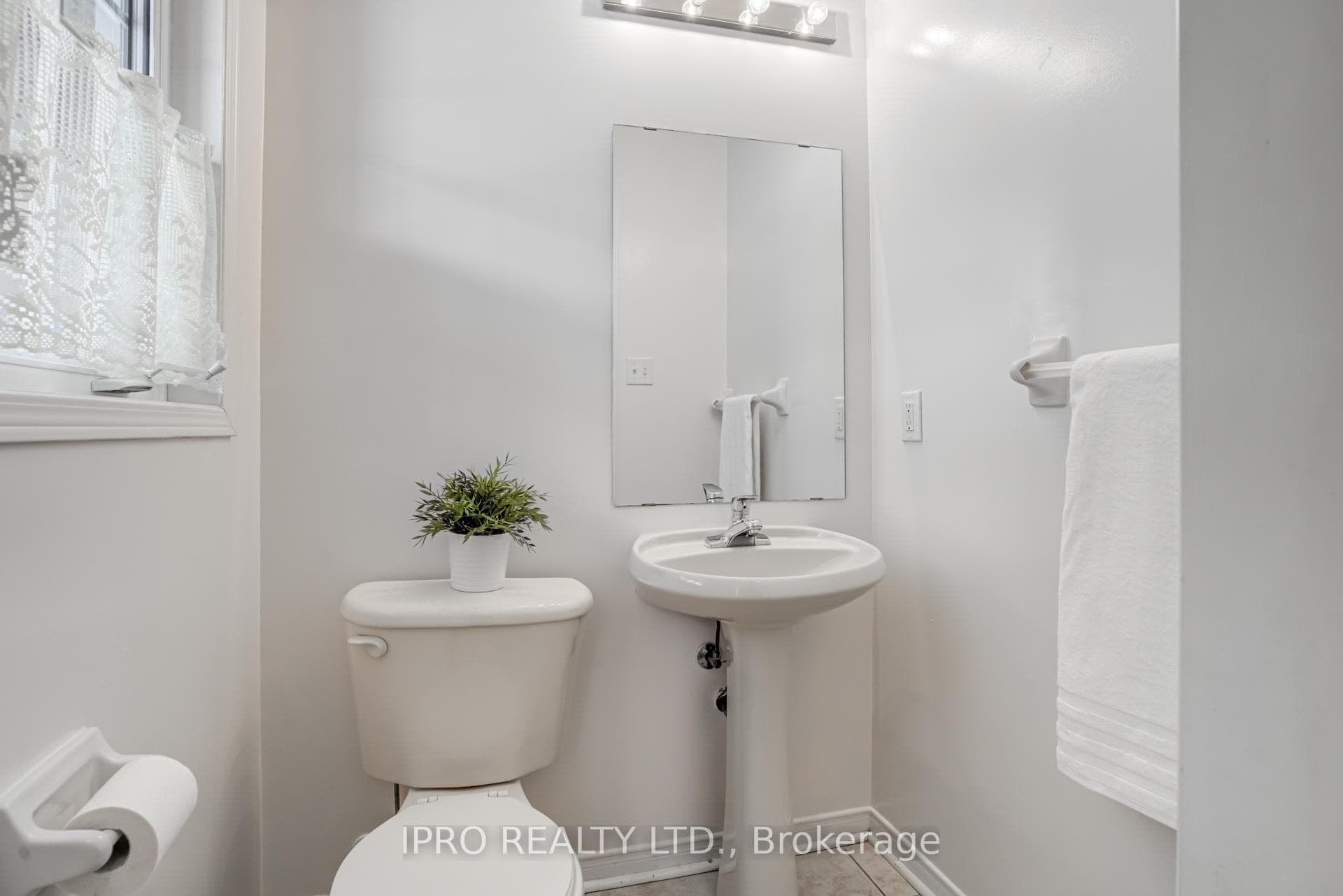 3076 Wrigglesworth Crescent photo 13
