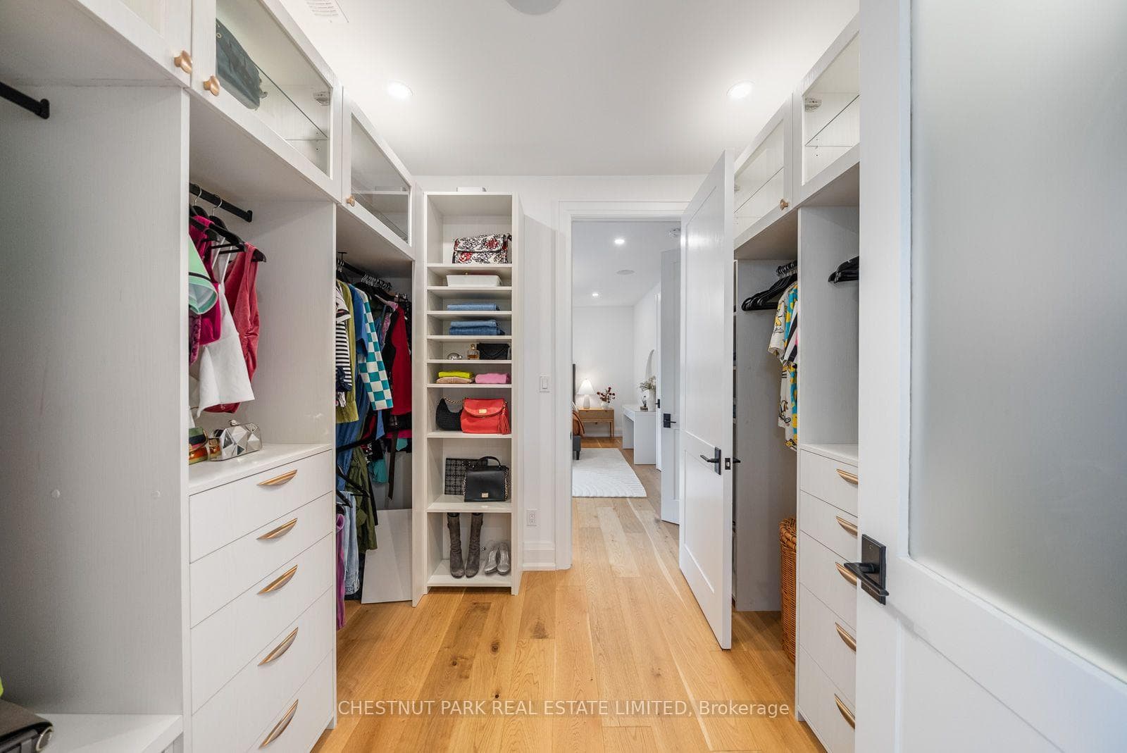 142 Fallingbrook Road photo 26