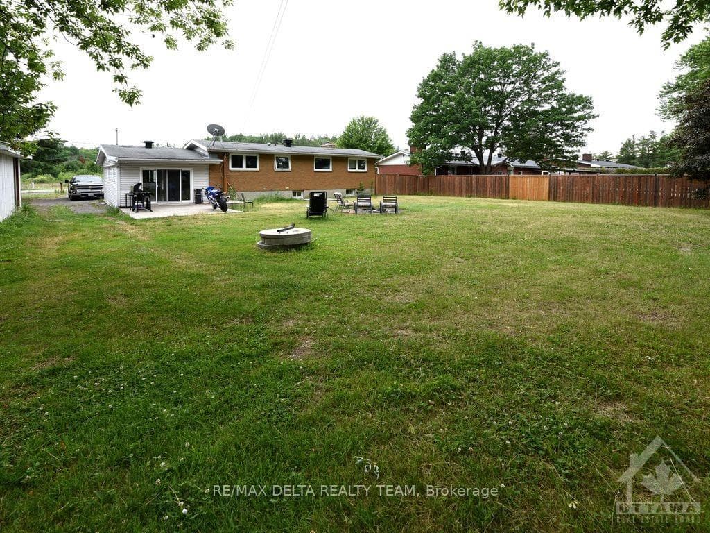 6043 RUSSELL Road photo 22