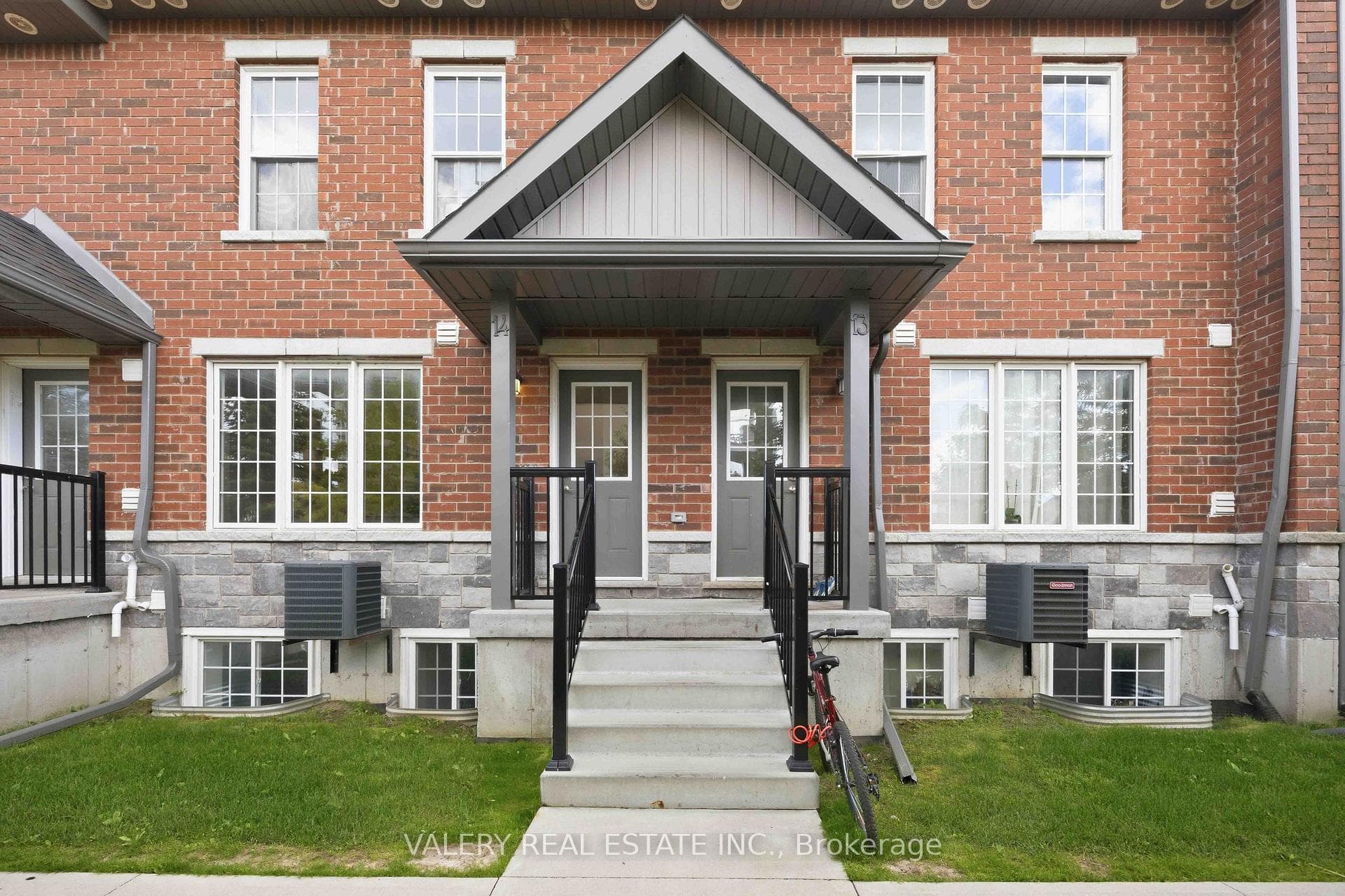 250 Penetanguishene Road Unit 14 photo 1