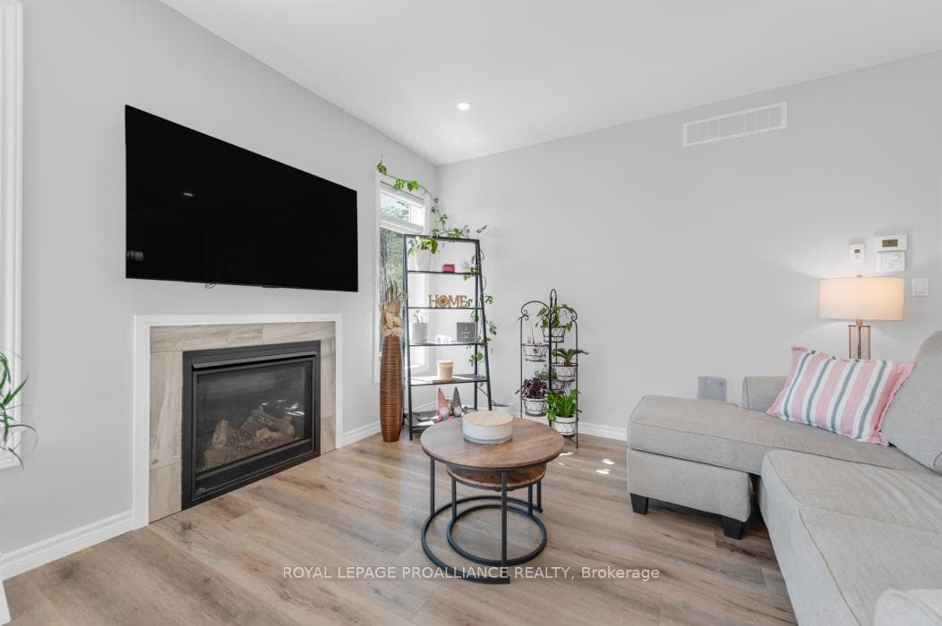 56 Redwood Drive photo 17
