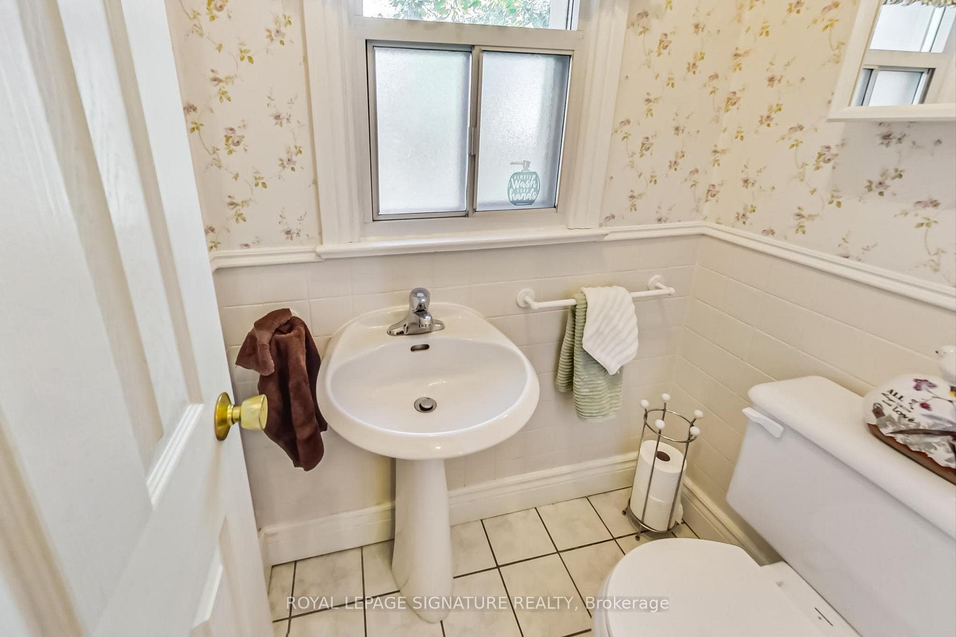 46 McDairmid Road photo 18