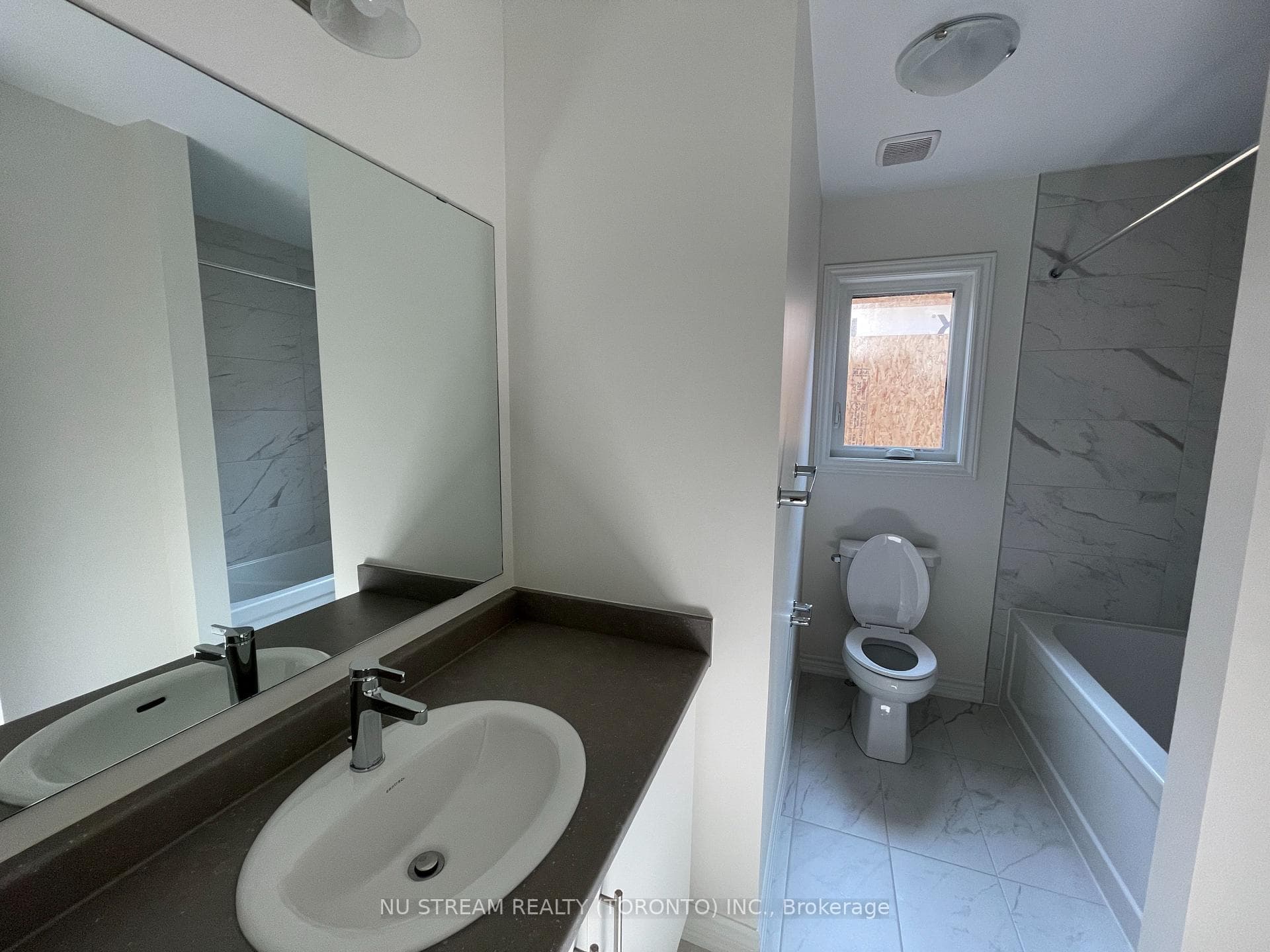 20 PHOENIX Boulevard photo 15