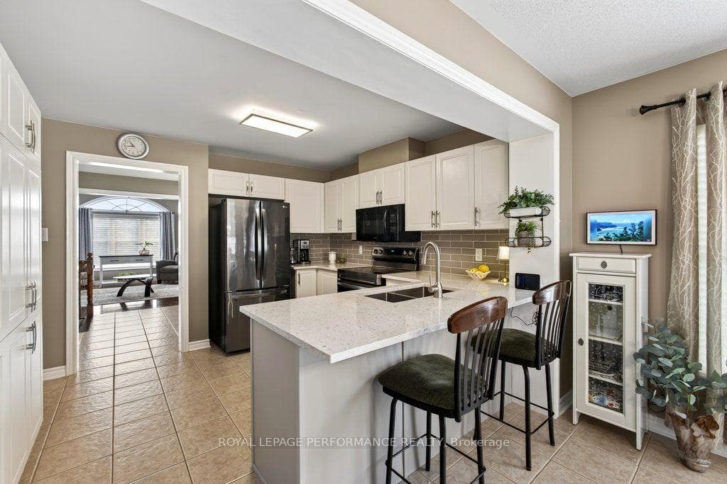 2423 Regatta Avenue photo 16