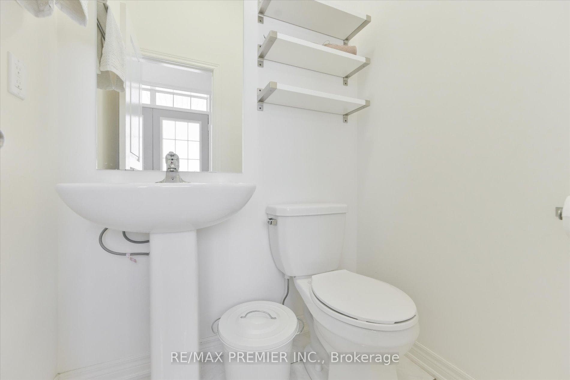 160 Barons Street photo 16