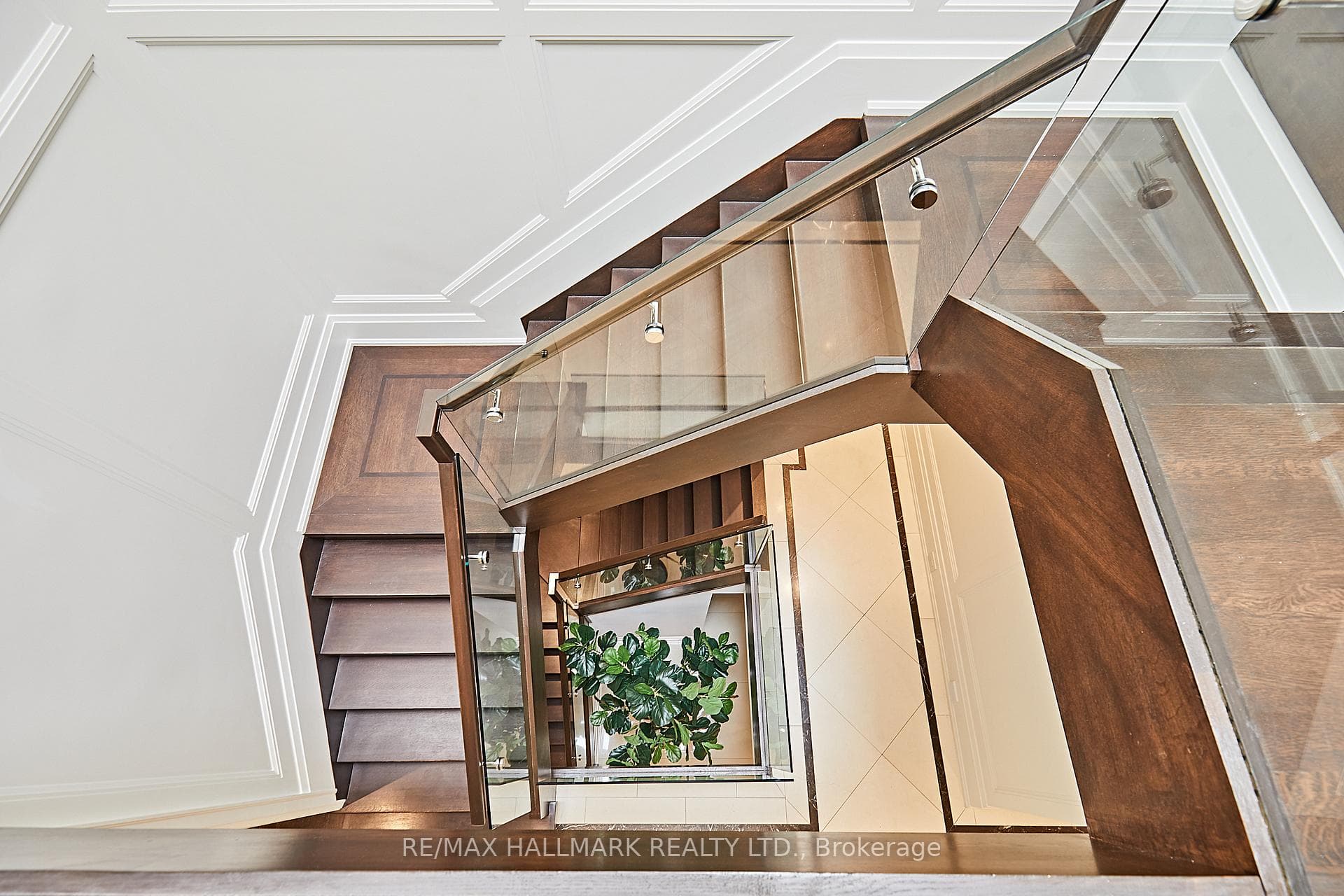 75 Lorraine Drive photo 30