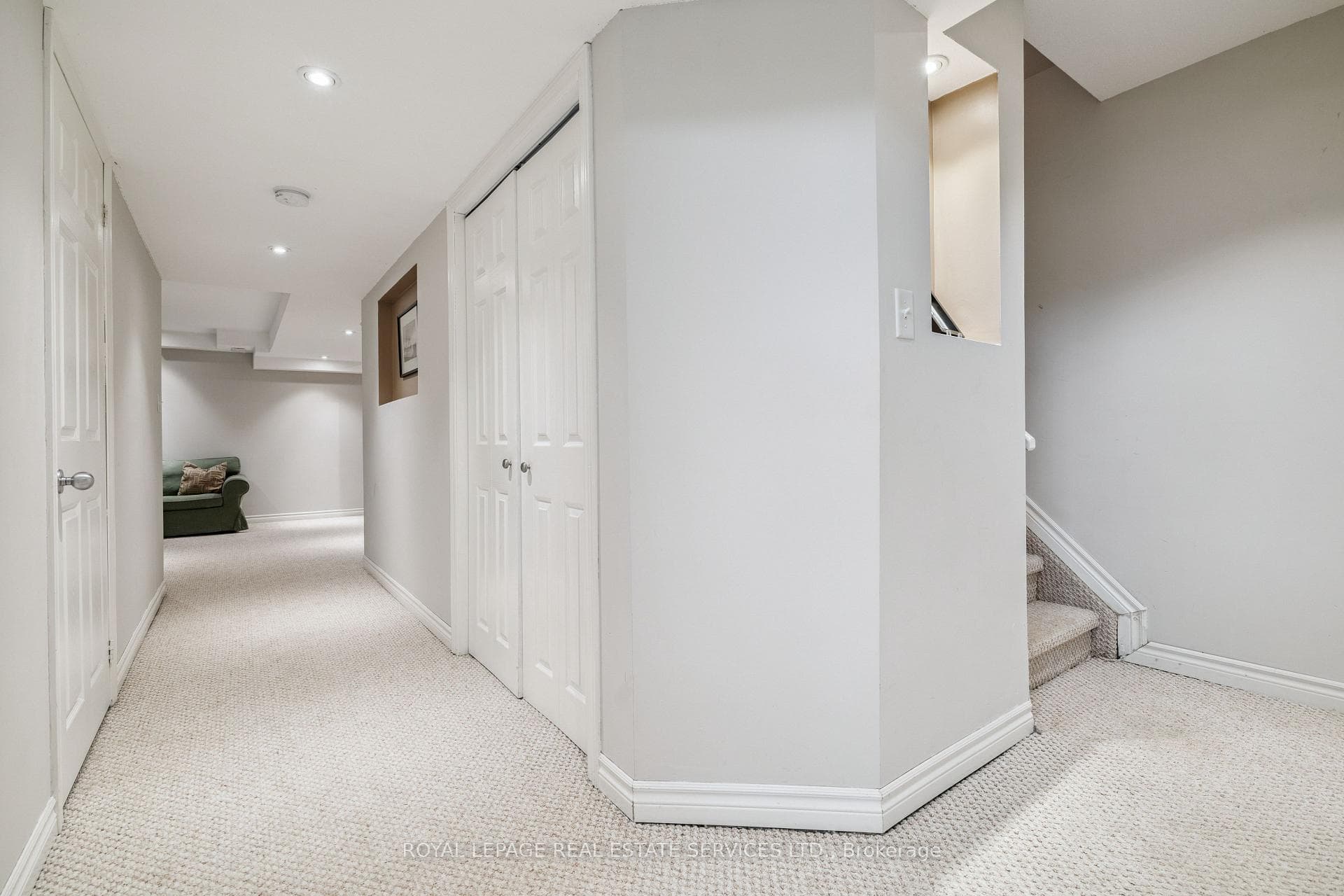 5186 Ravine Crescent photo 20