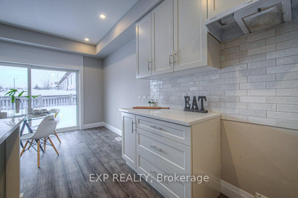94 isaac Street photo 17