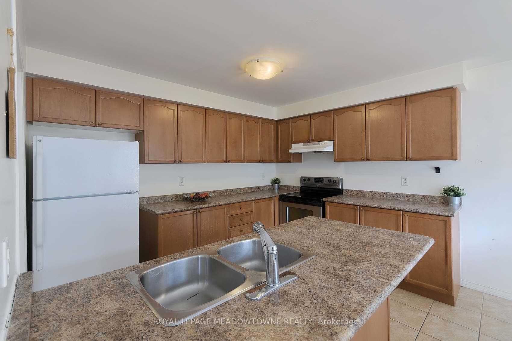 28 Norland Circle photo 11