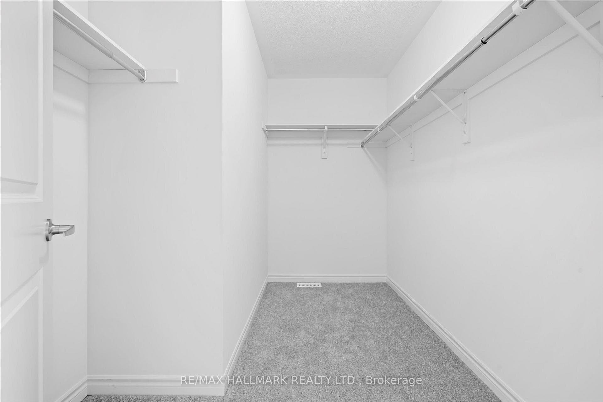460 Trevor Street photo 27