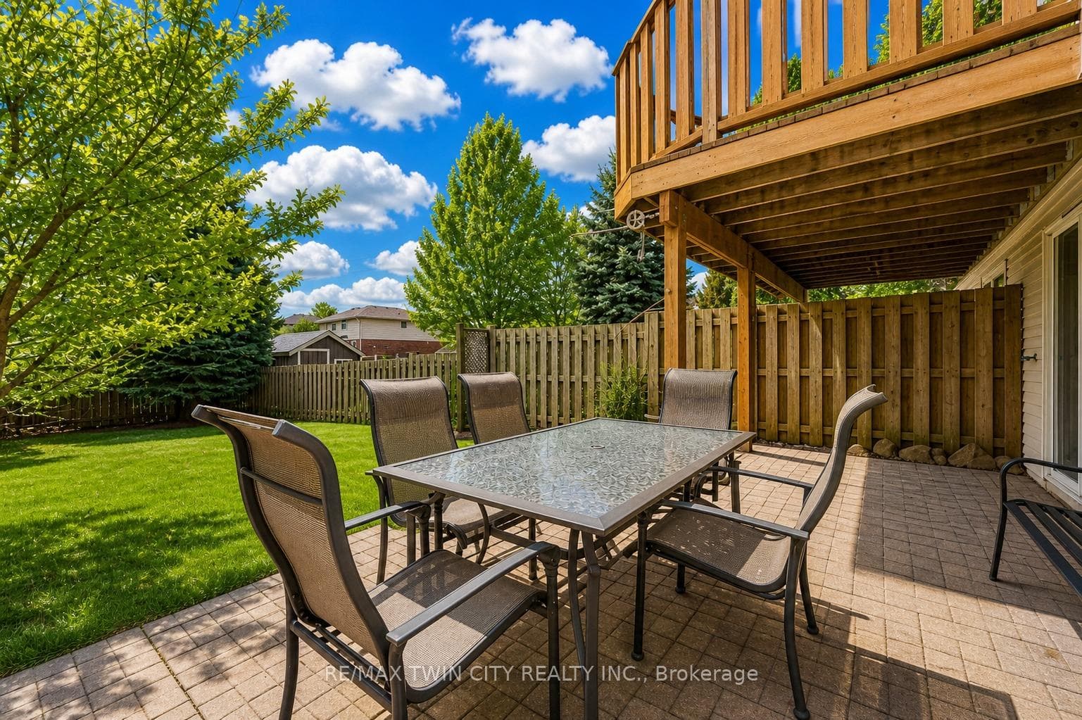 550 Dansbury Drive photo 36