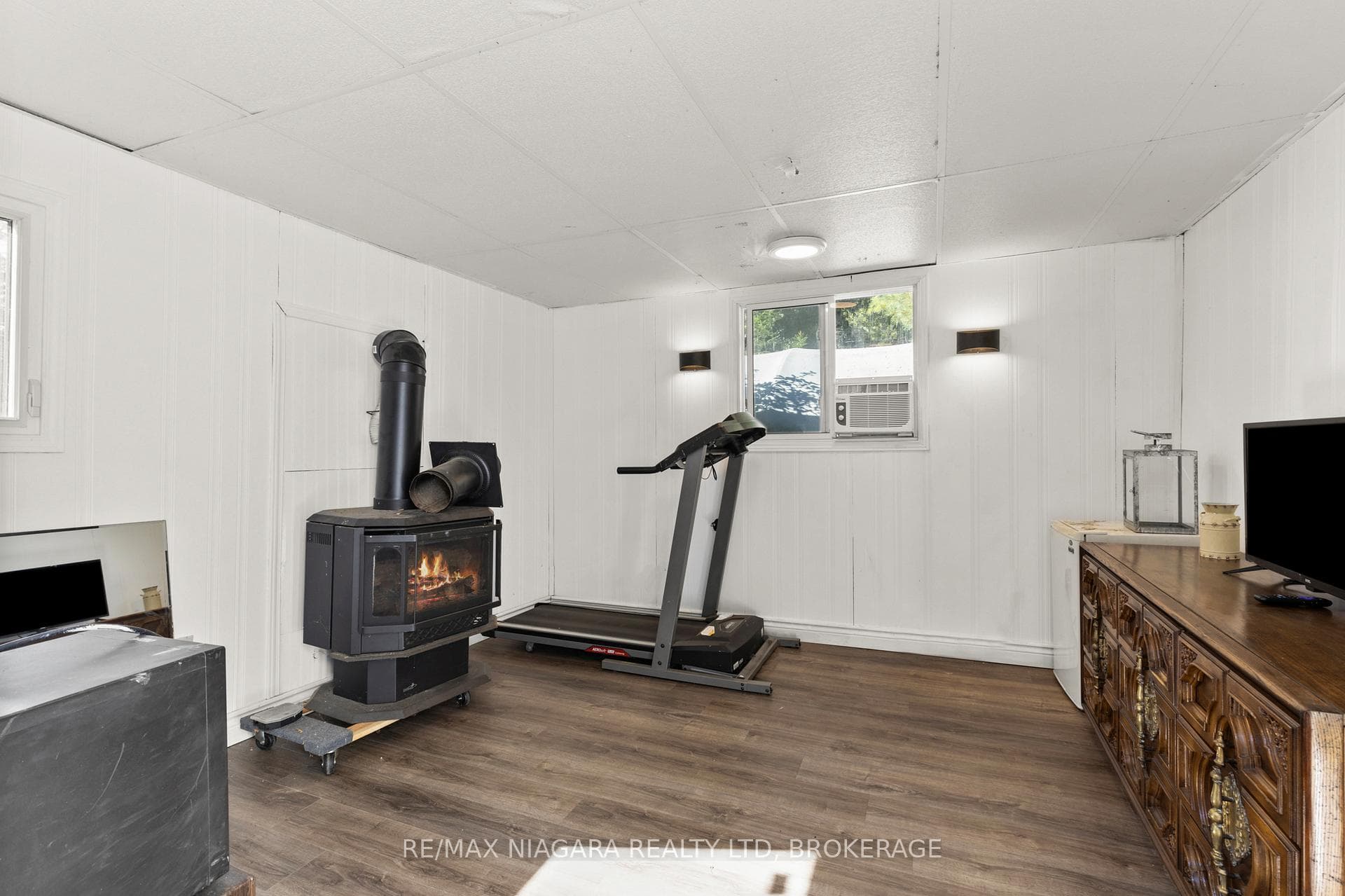 10408 Lakeshore Road photo 32