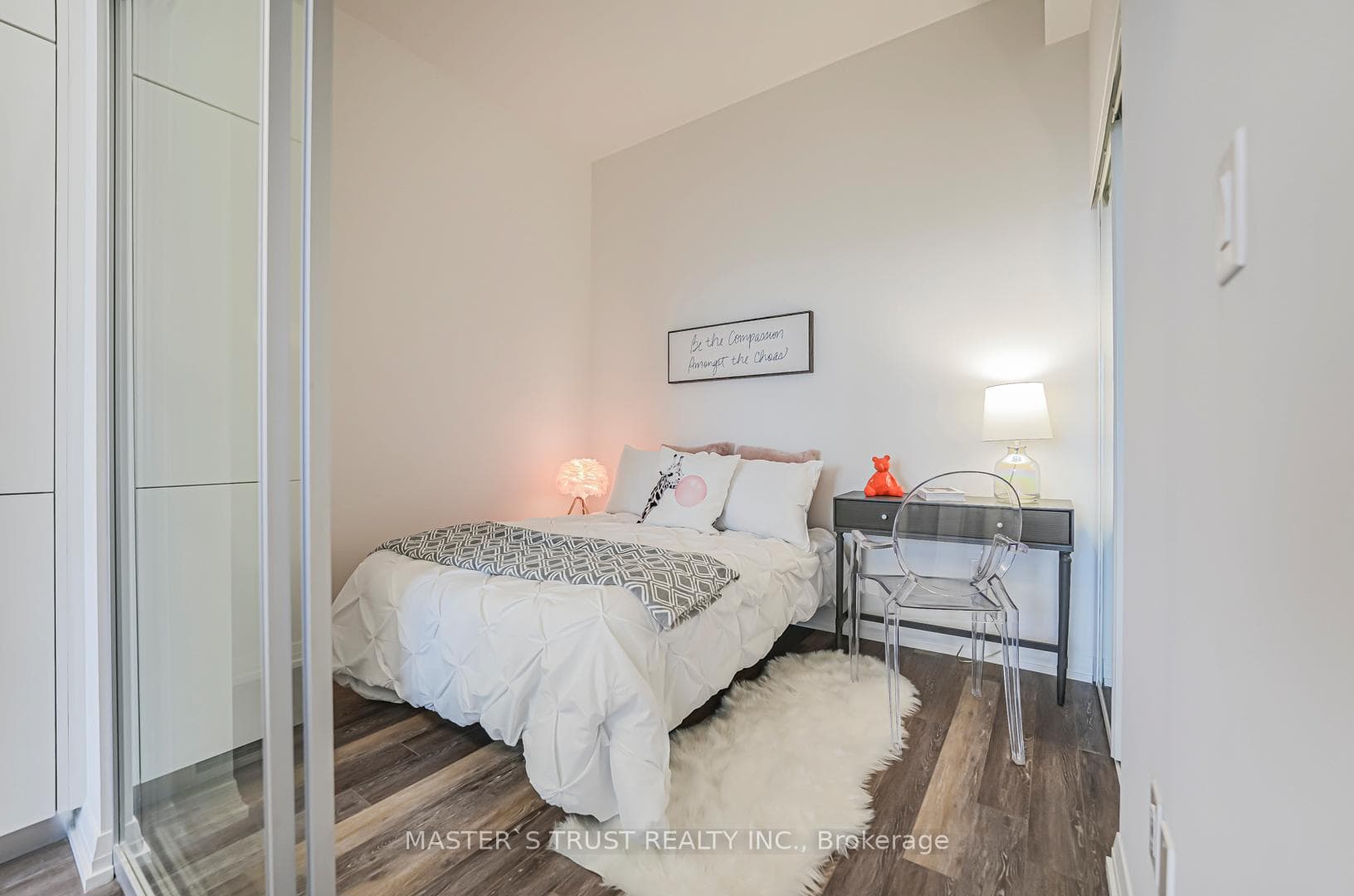 75 Canterbury Place Unit 1817 photo 5