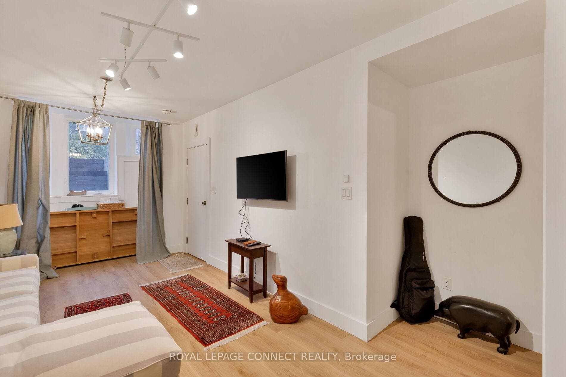 16 Rosemount Avenue photo 43