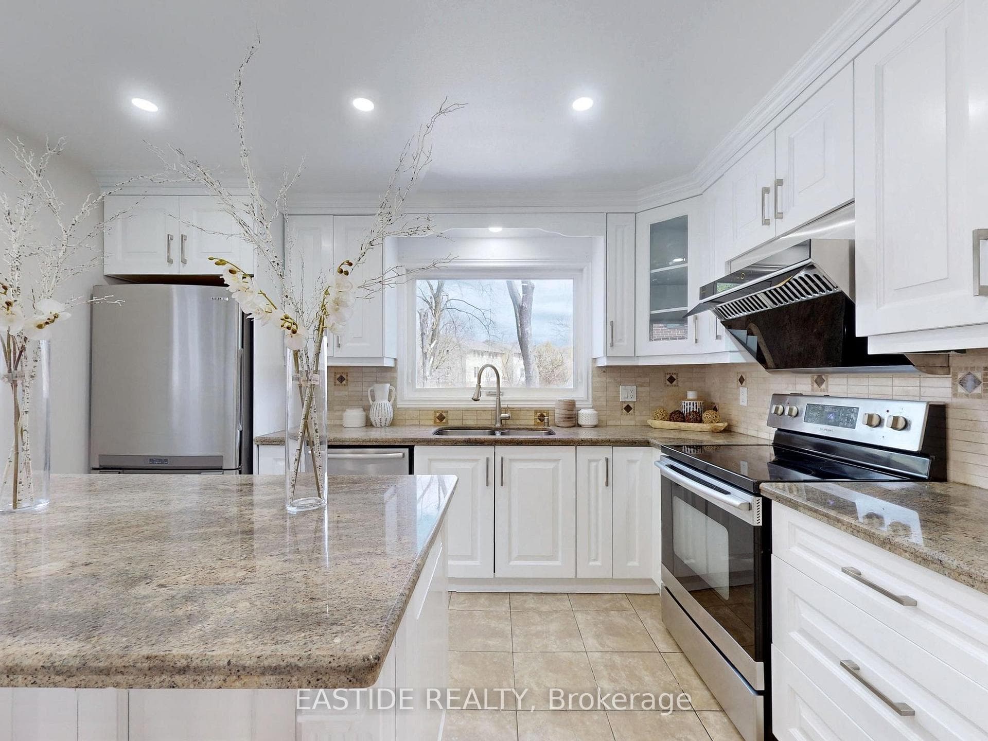 121 Collingsbrook Boulevard photo 13