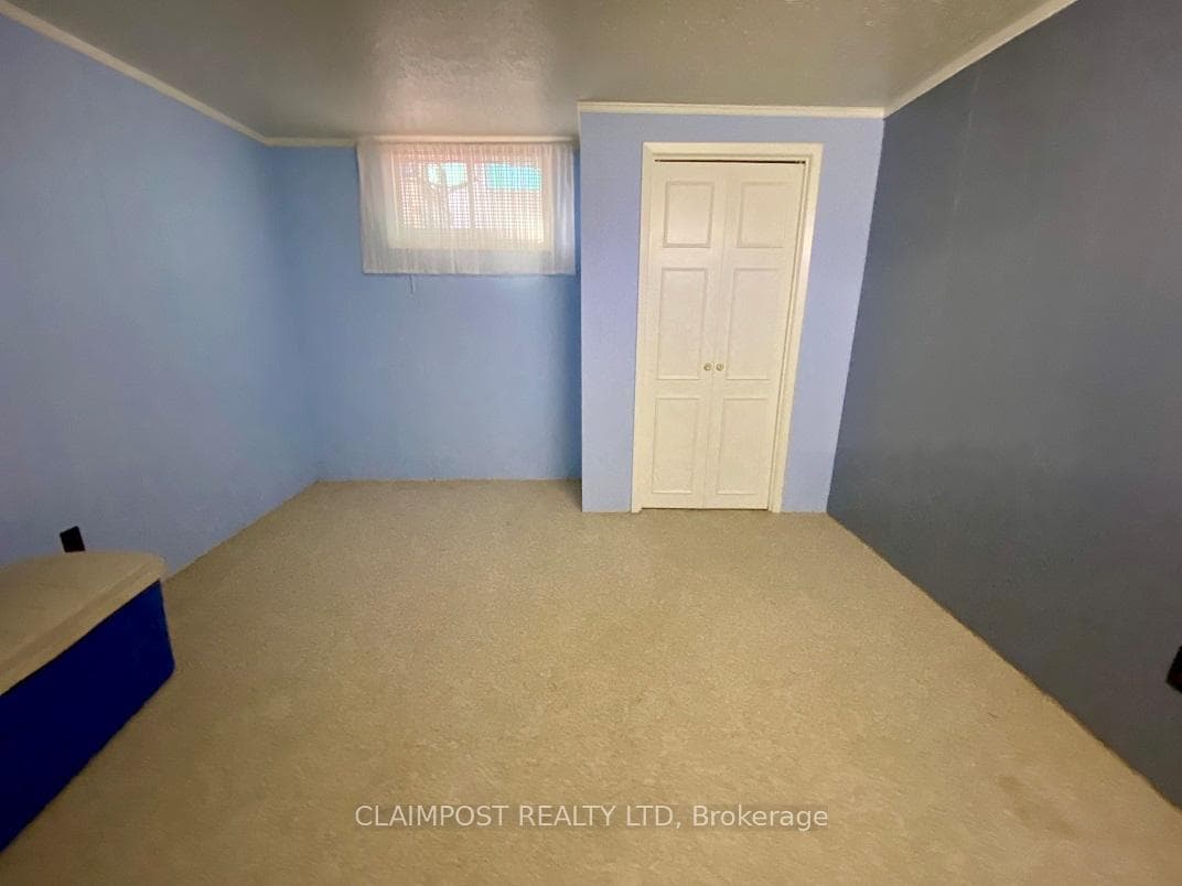 544 Paradis Street photo 22
