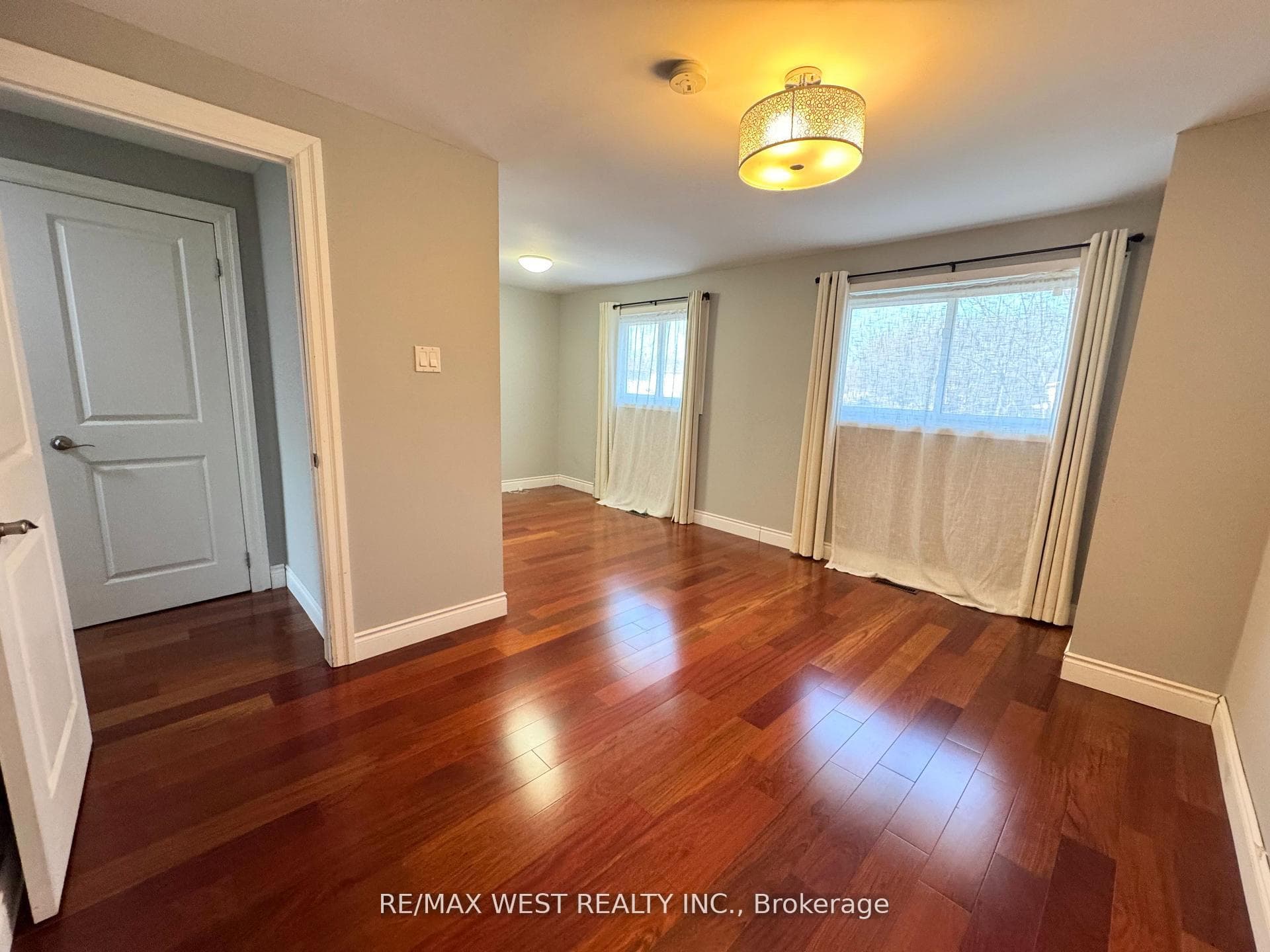 1342 Roylen Road photo 18