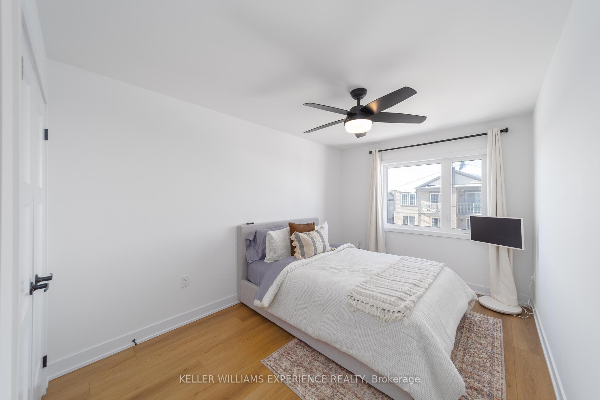 26 Hay Lane photo 15
