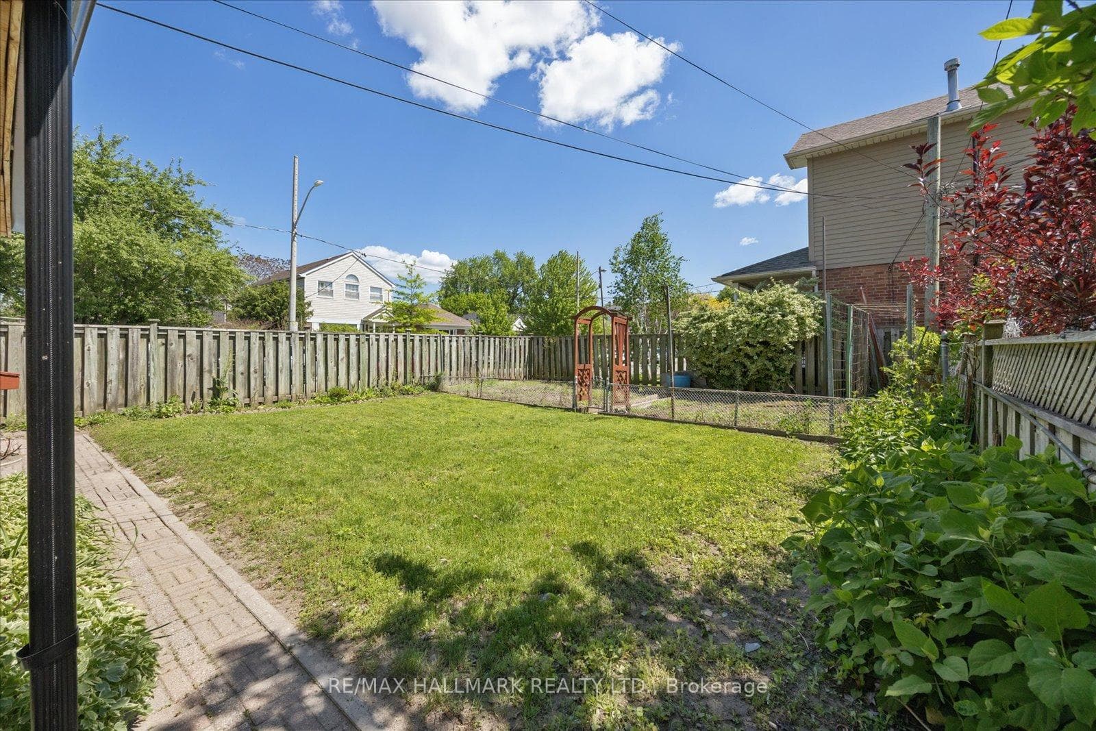 483 Cosburn Avenue photo 42