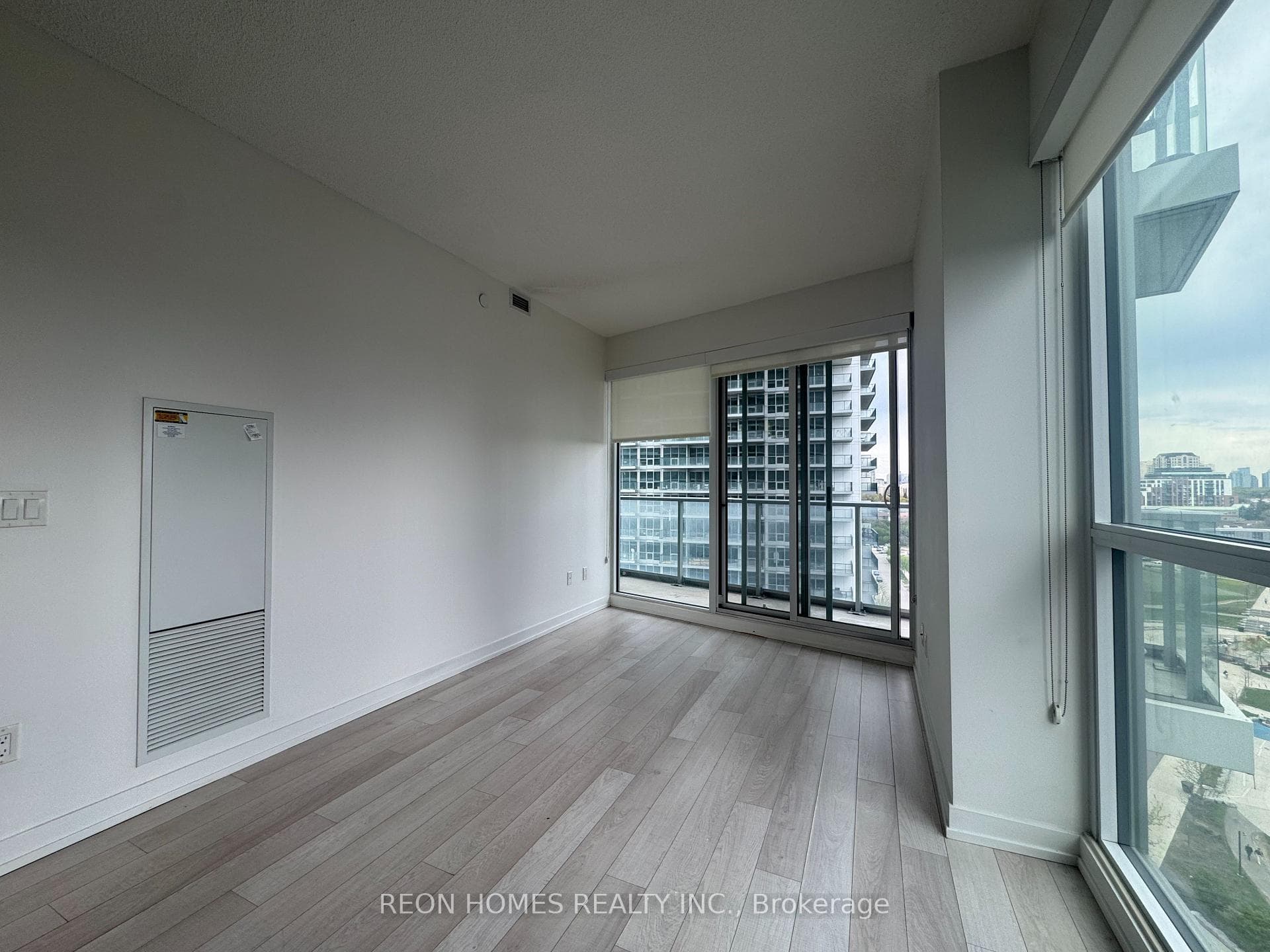 115 McMahon Drive Unit 1603 photo 8
