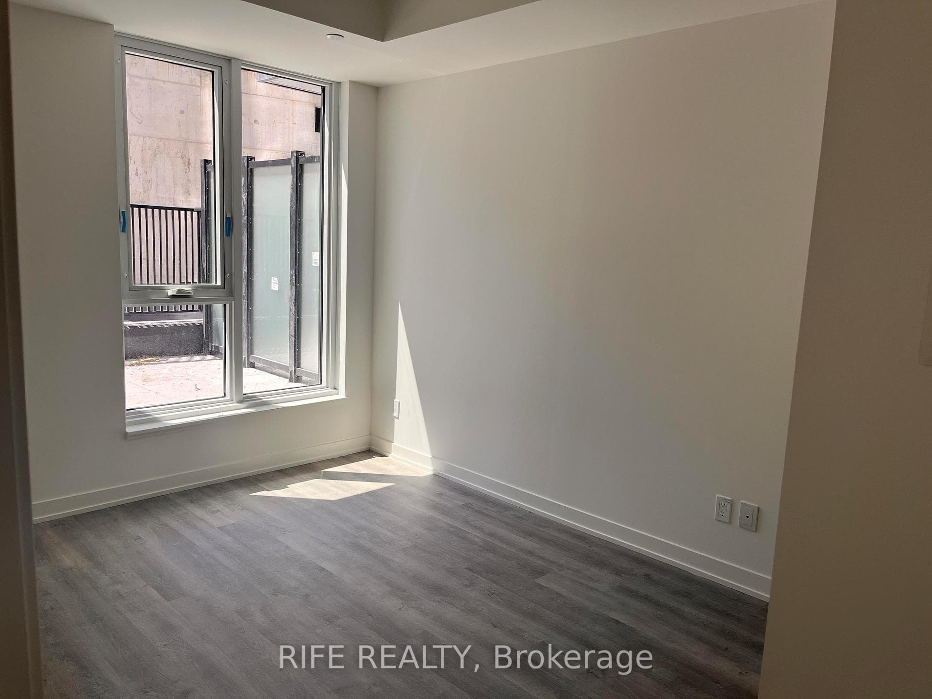 38 Simcoe Promenade Unit 304 photo 6