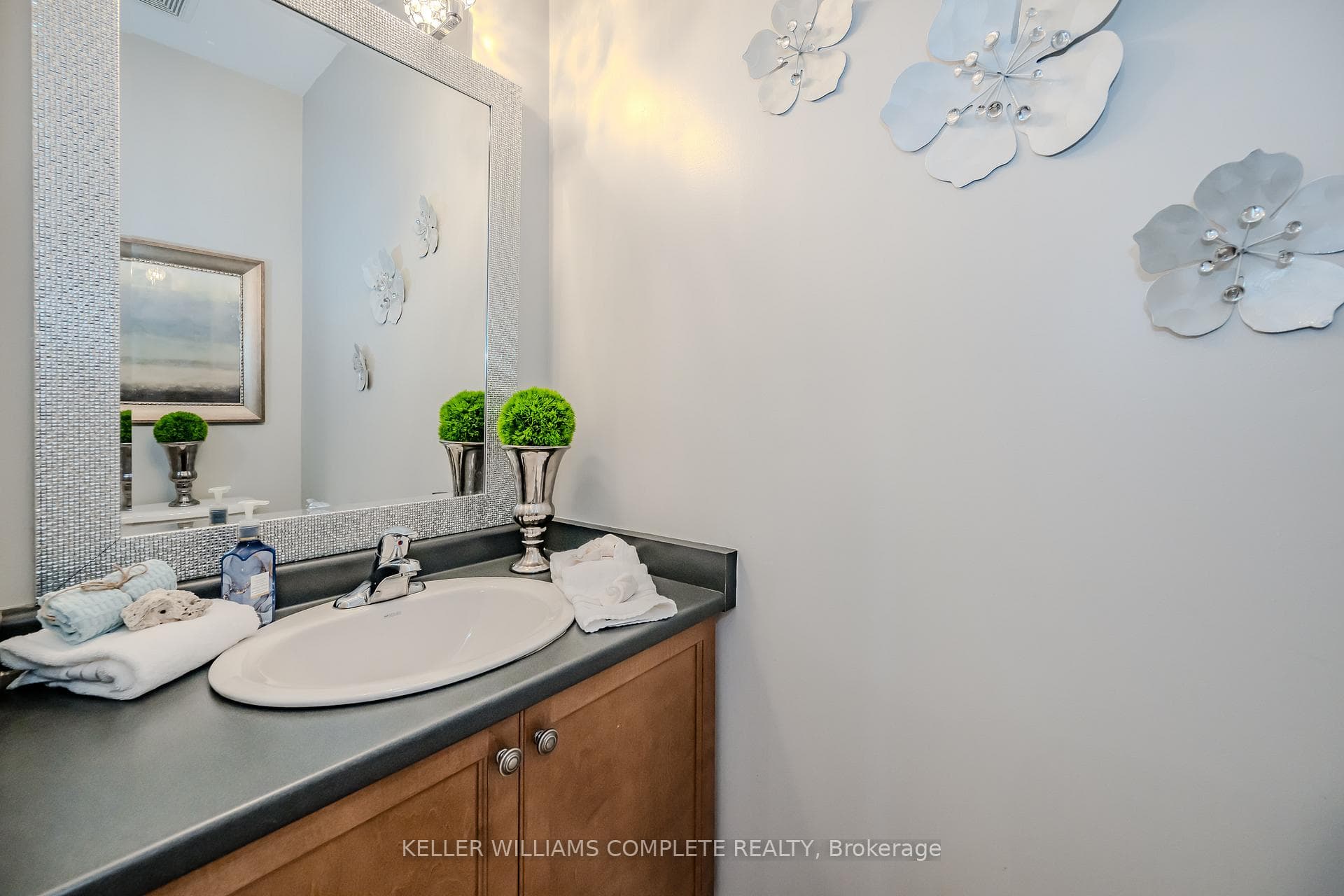 37 Moonbeam Drive photo 14