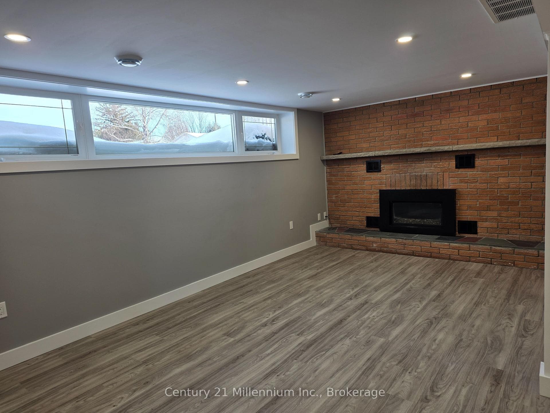 398 Kingsway Street Unit Unit 2 photo 3