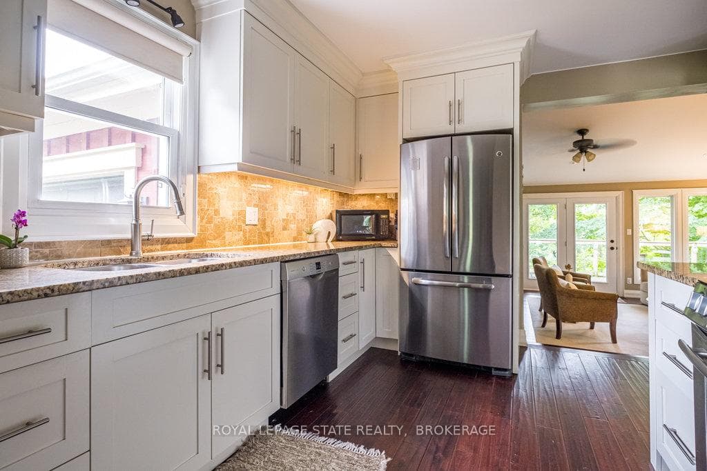 115 GIBSON Street photo 13