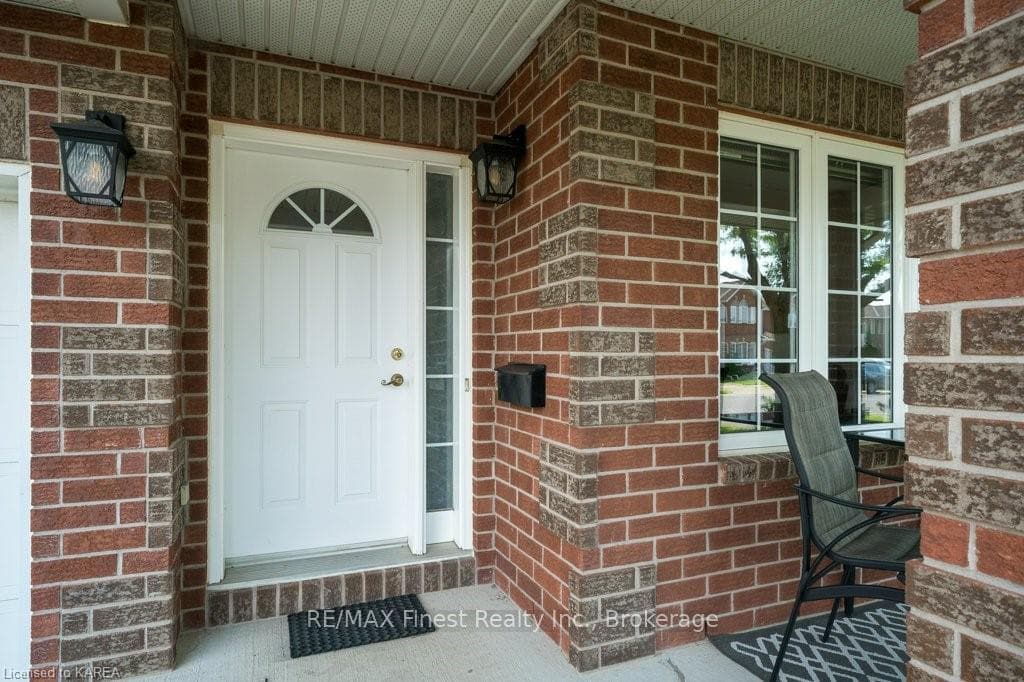419 CONSERVATORY Drive photo 5