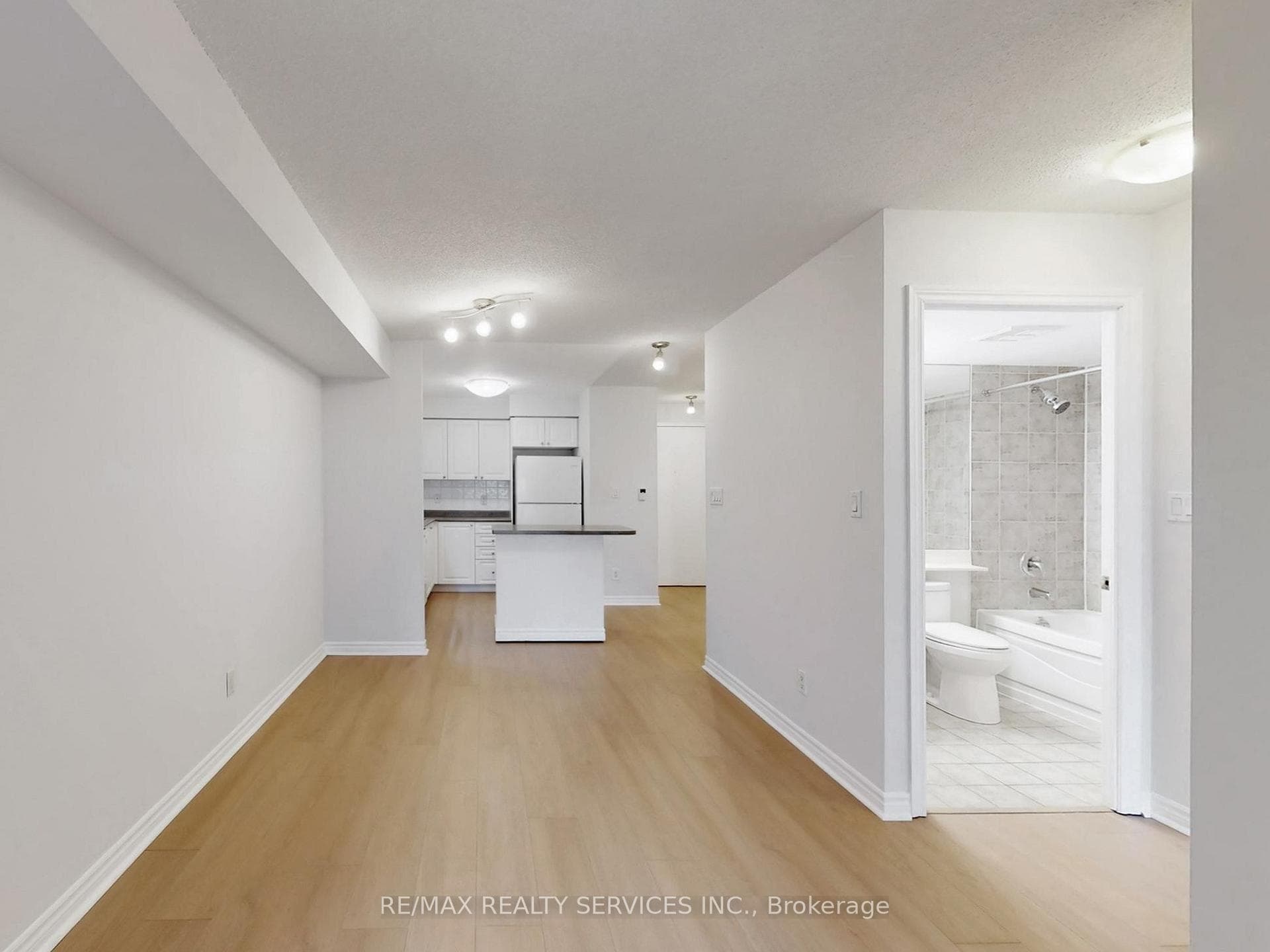 3880 Duke Of York Boulevard Unit 504 photo 14