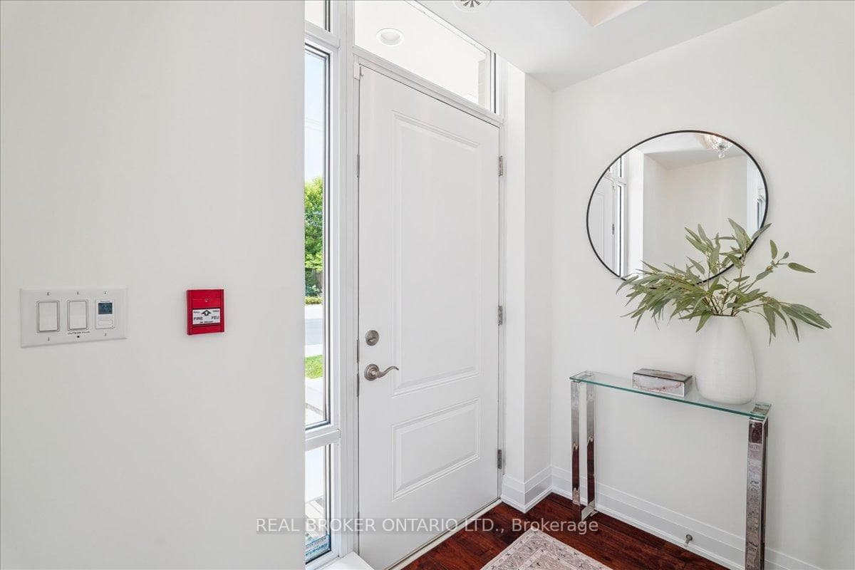 191 Duplex Avenue Unit 105 photo 6