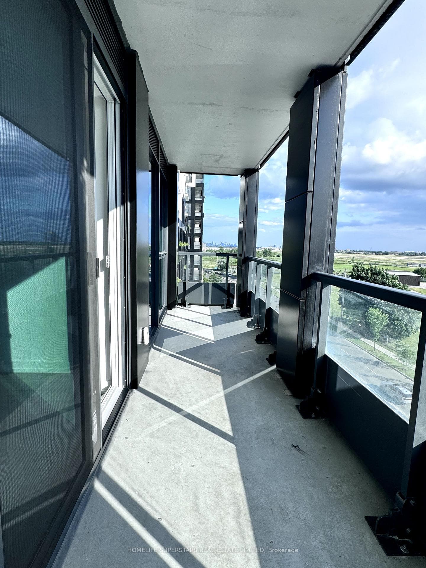 Huge Balcon